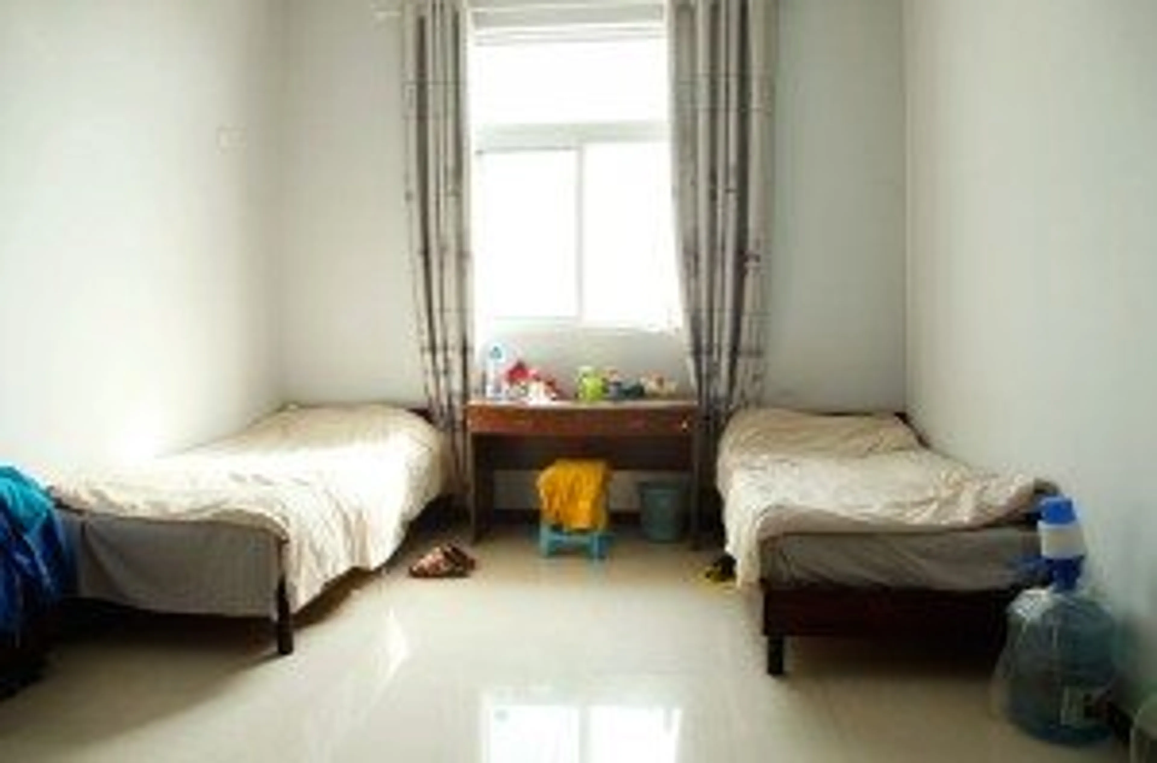 Geteiltes 2- Bettzimmer - 1