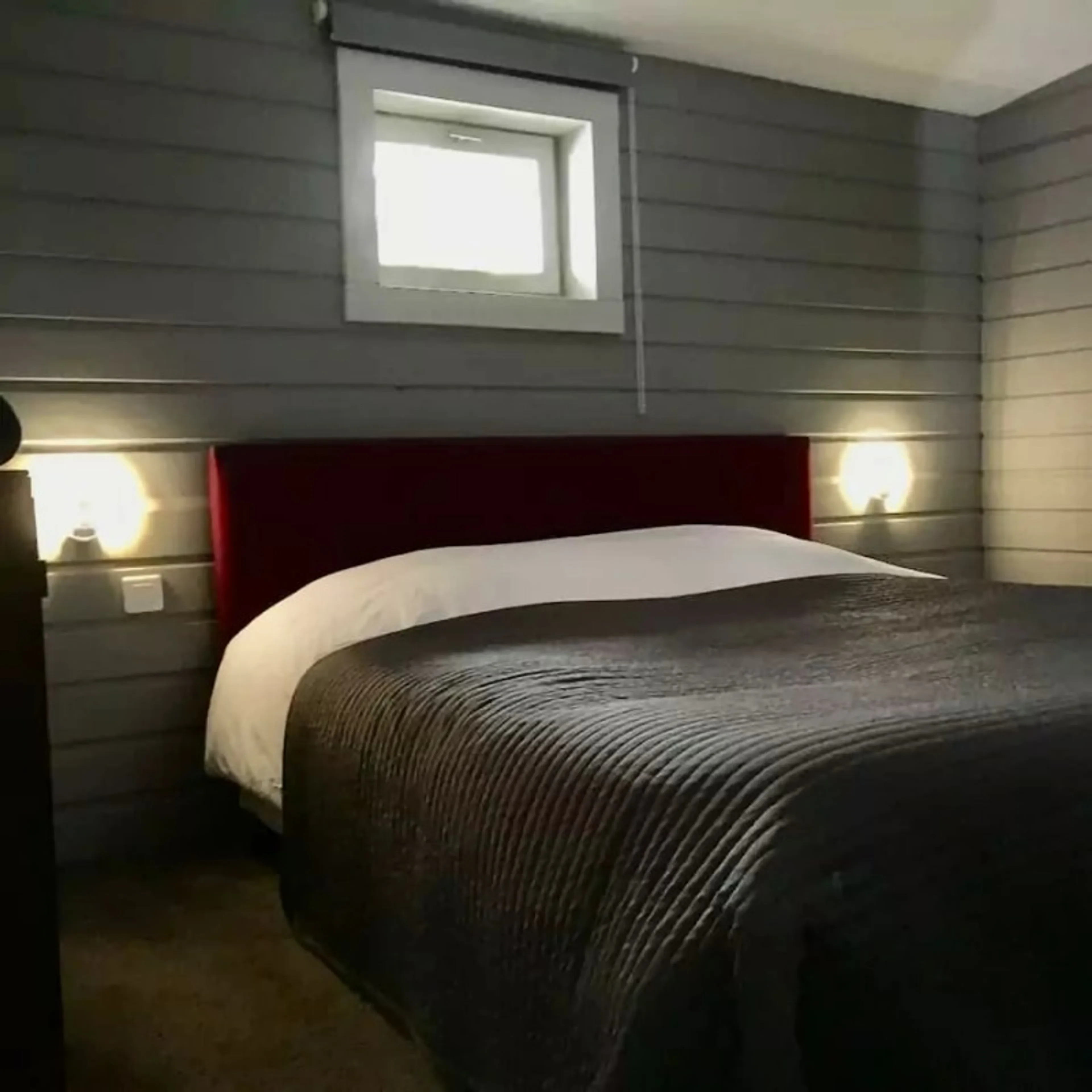 Privates Doppelzimmer mit geteiltem Bad (Doppel- oder Einzelbett) - 1