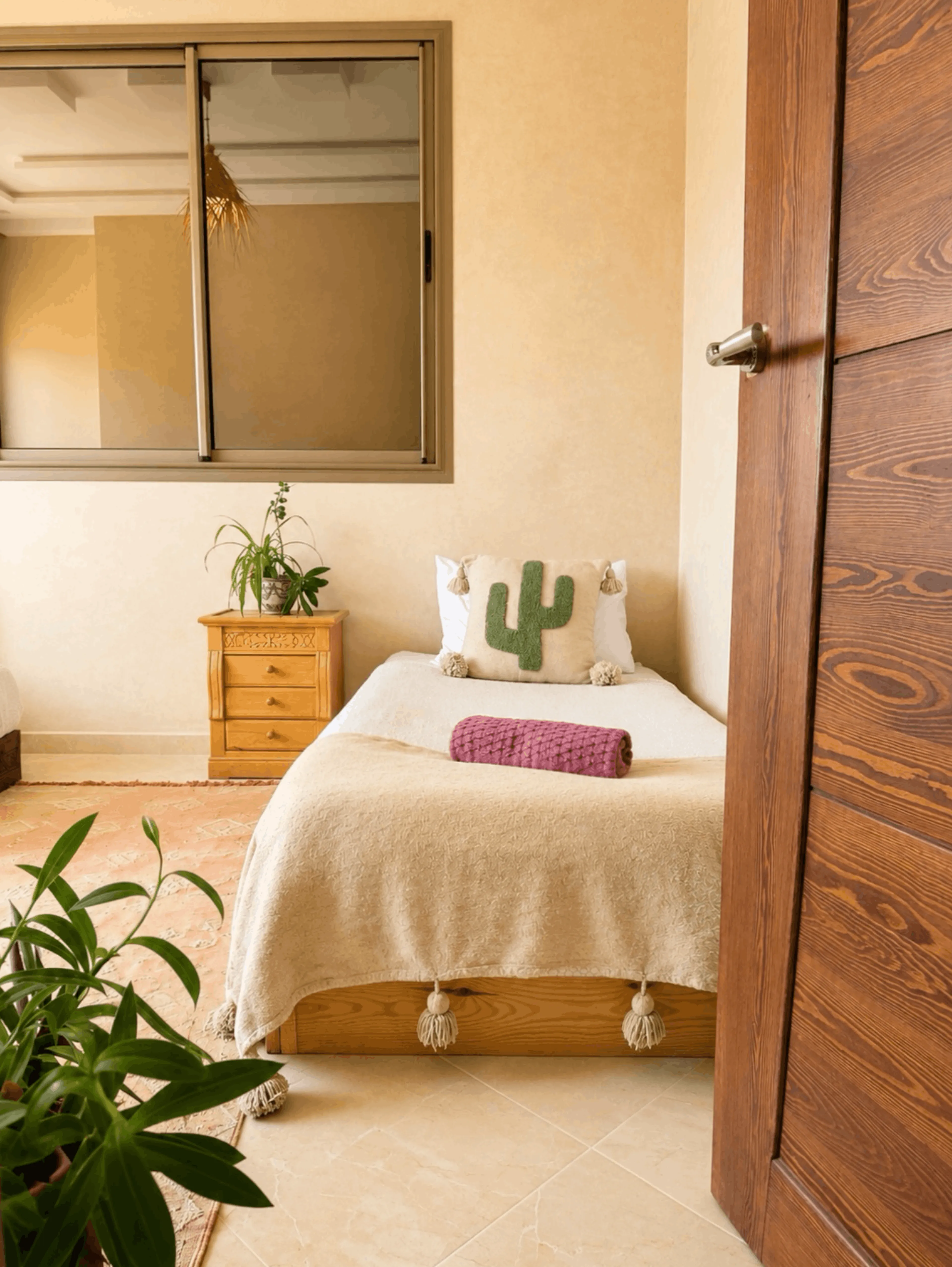 Geteiltes Dreibettzimmer mit Bad - 6