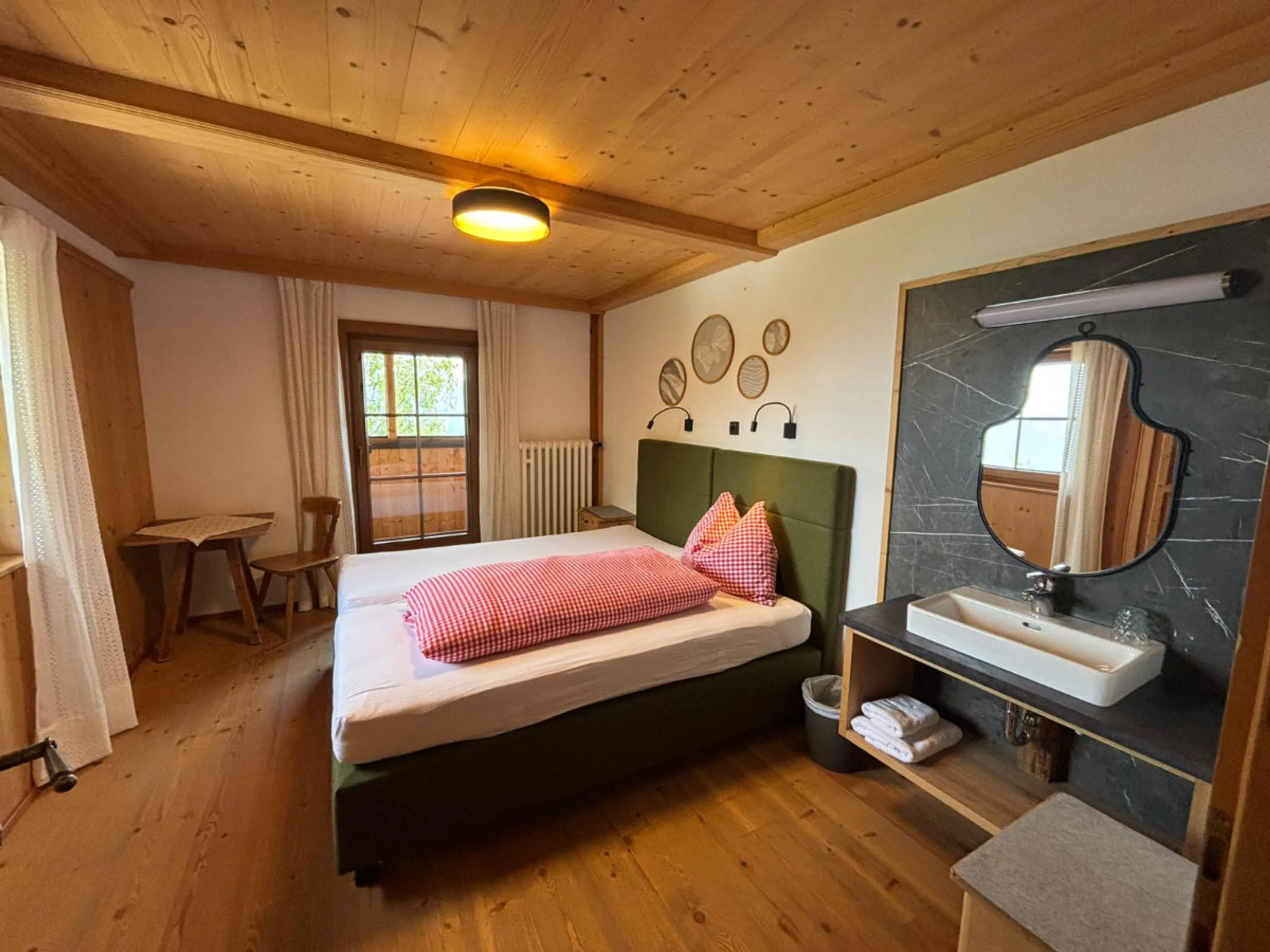 Einzelzimmer mit Balkon, Traumblick und geteiltem Bad - 2