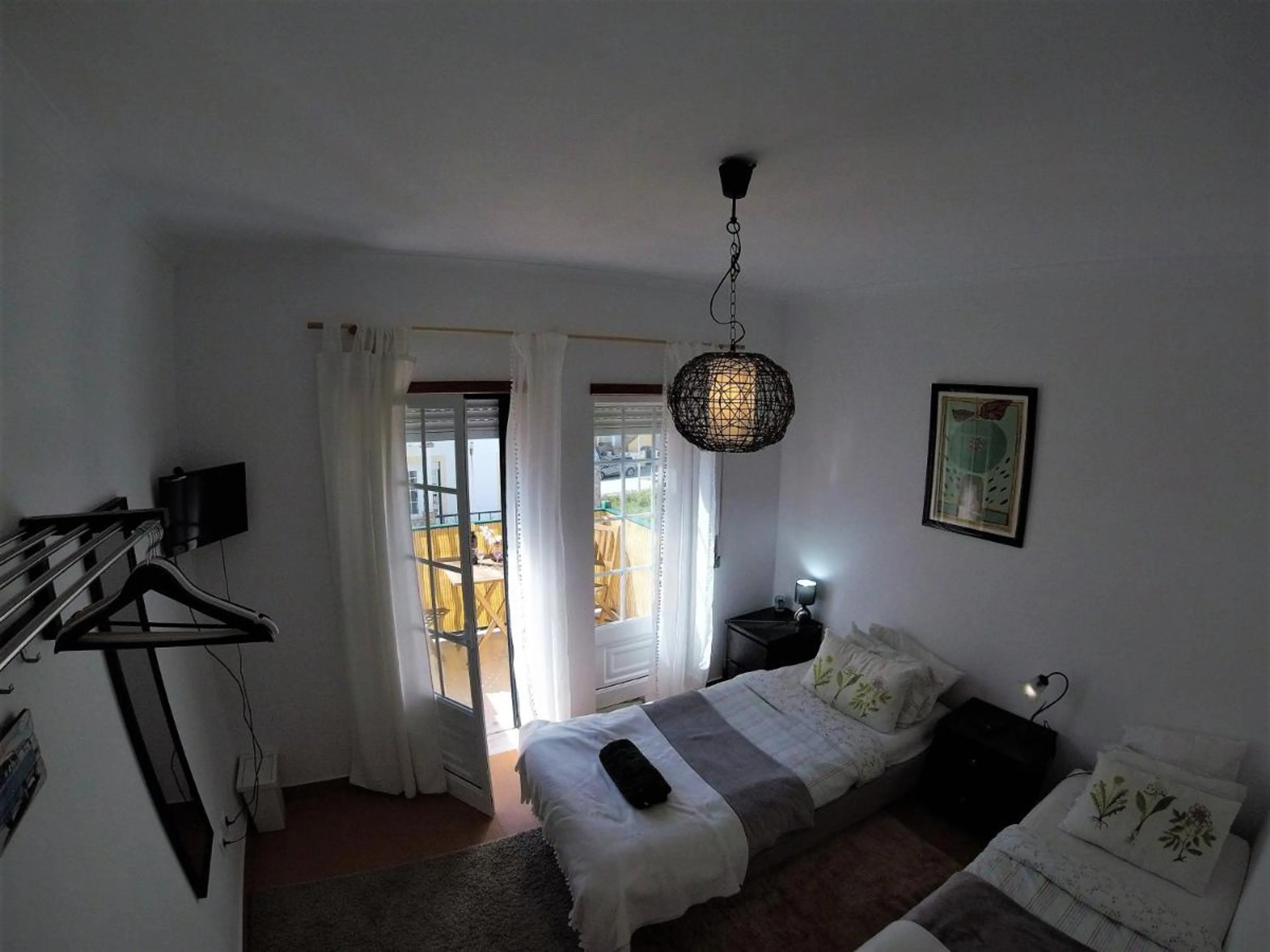 Zweibettzimmer mit geteiltem Bad und Balkon - 2