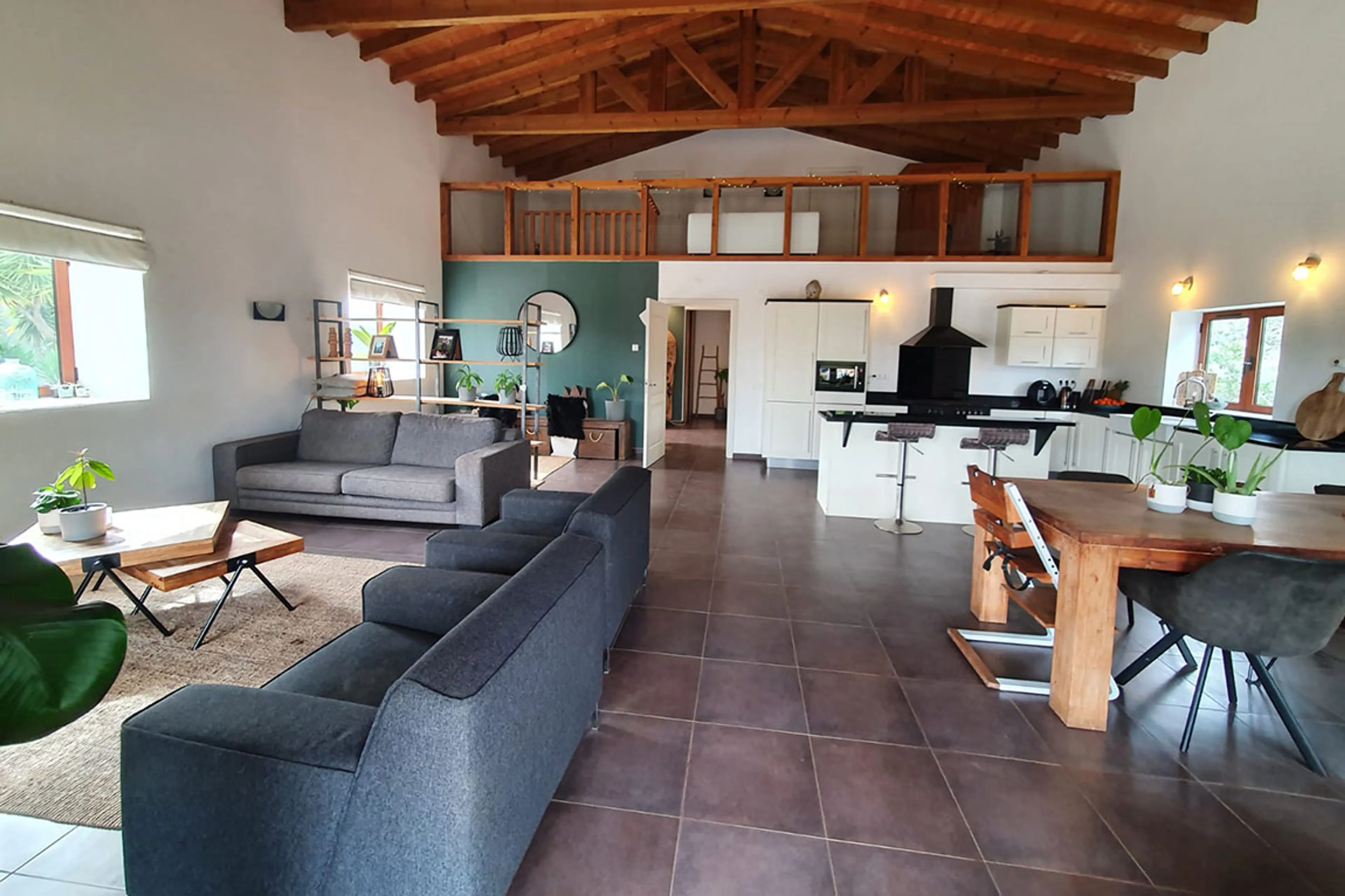 Privates Zimmer in der Villa mit geteiltem Badezimmer - 6