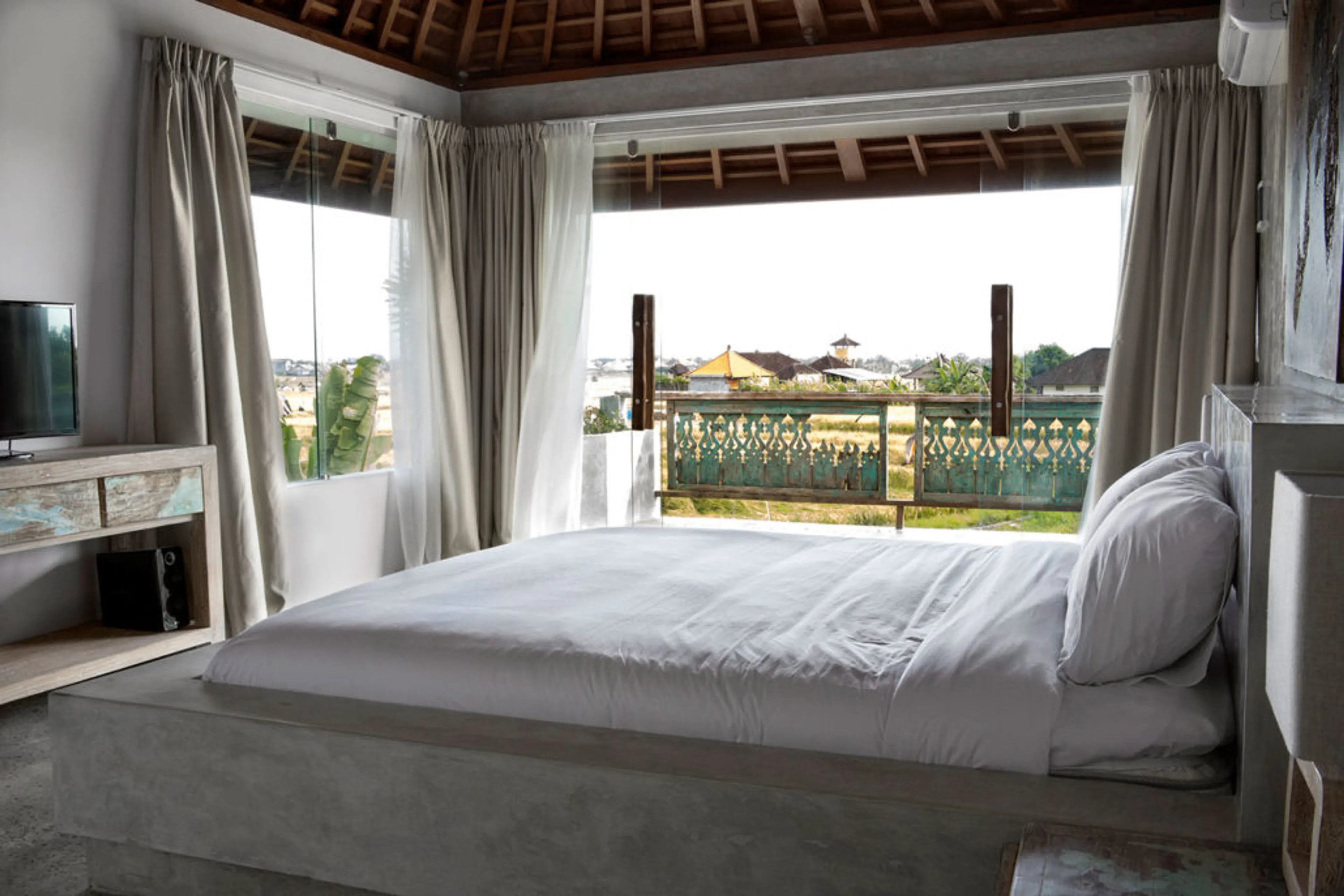 Double bedroom - 1