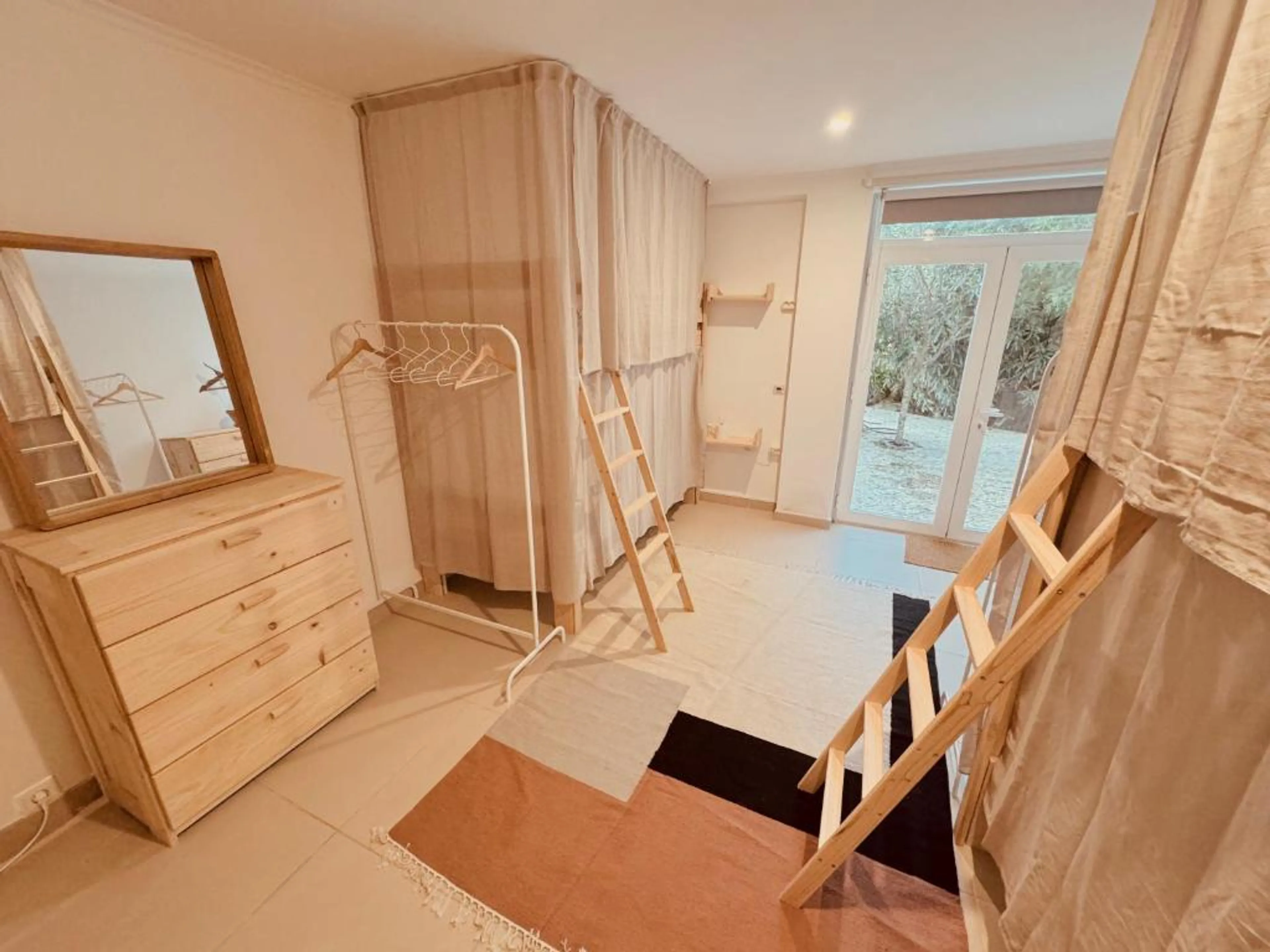 Geteiltes 6er-Zimmer - 1