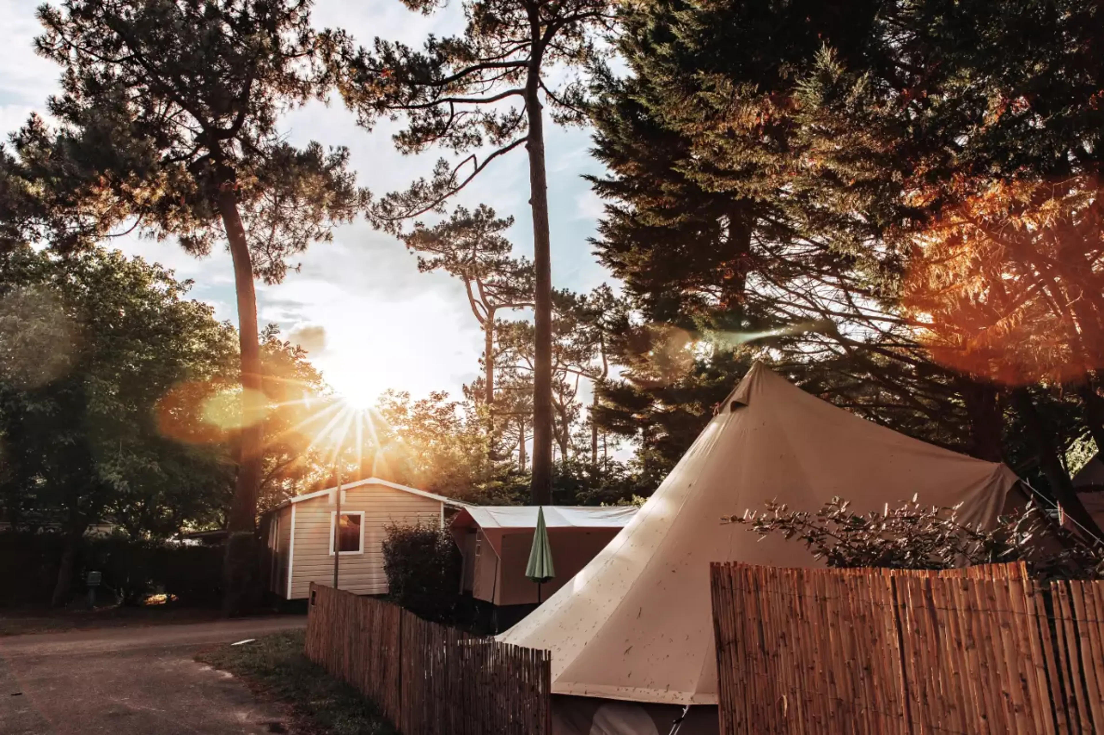 Familien-Tipi + Bungalowzelt - 8
