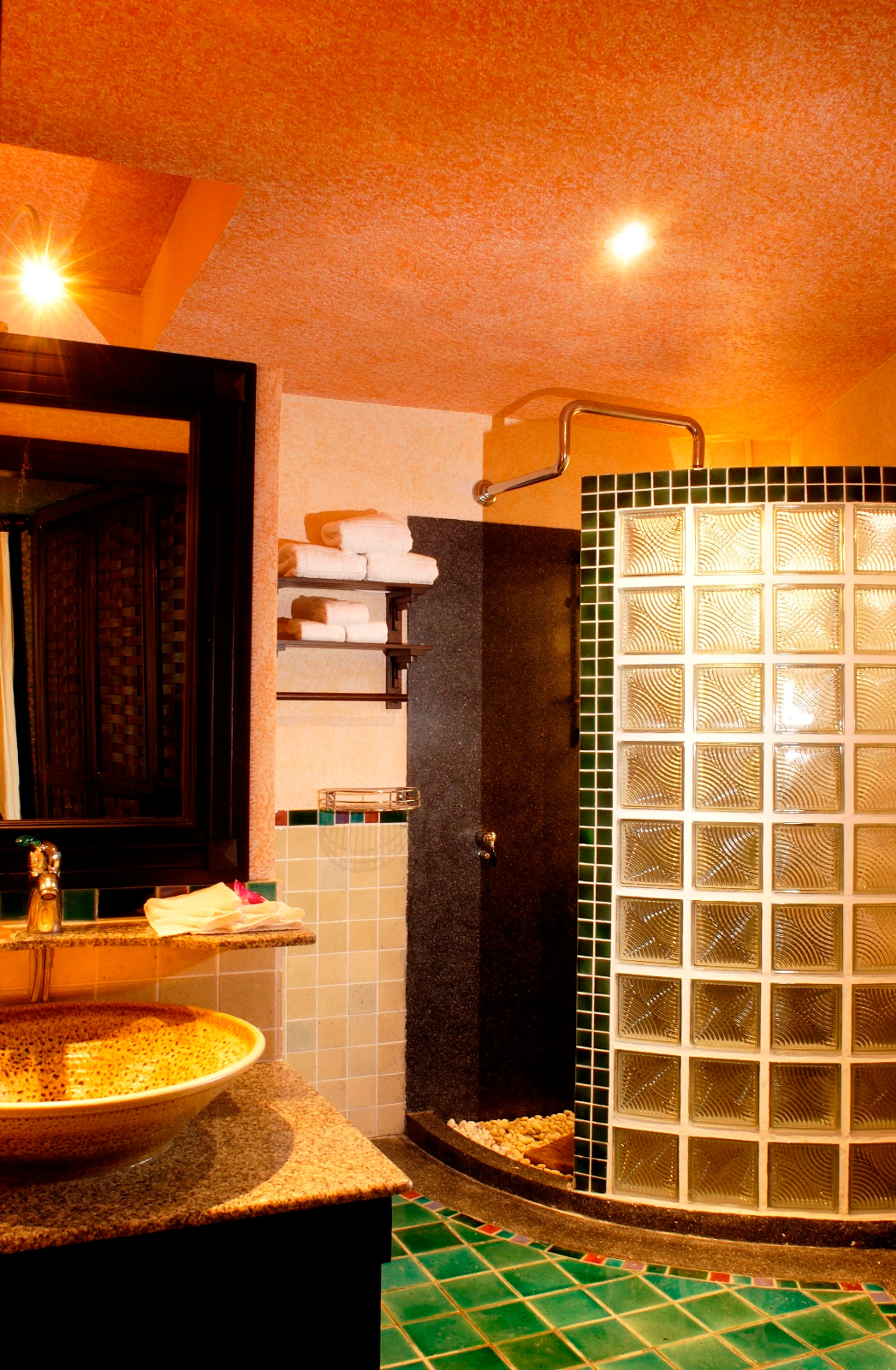 Royal Jacuzzi Garten-Villa - 4