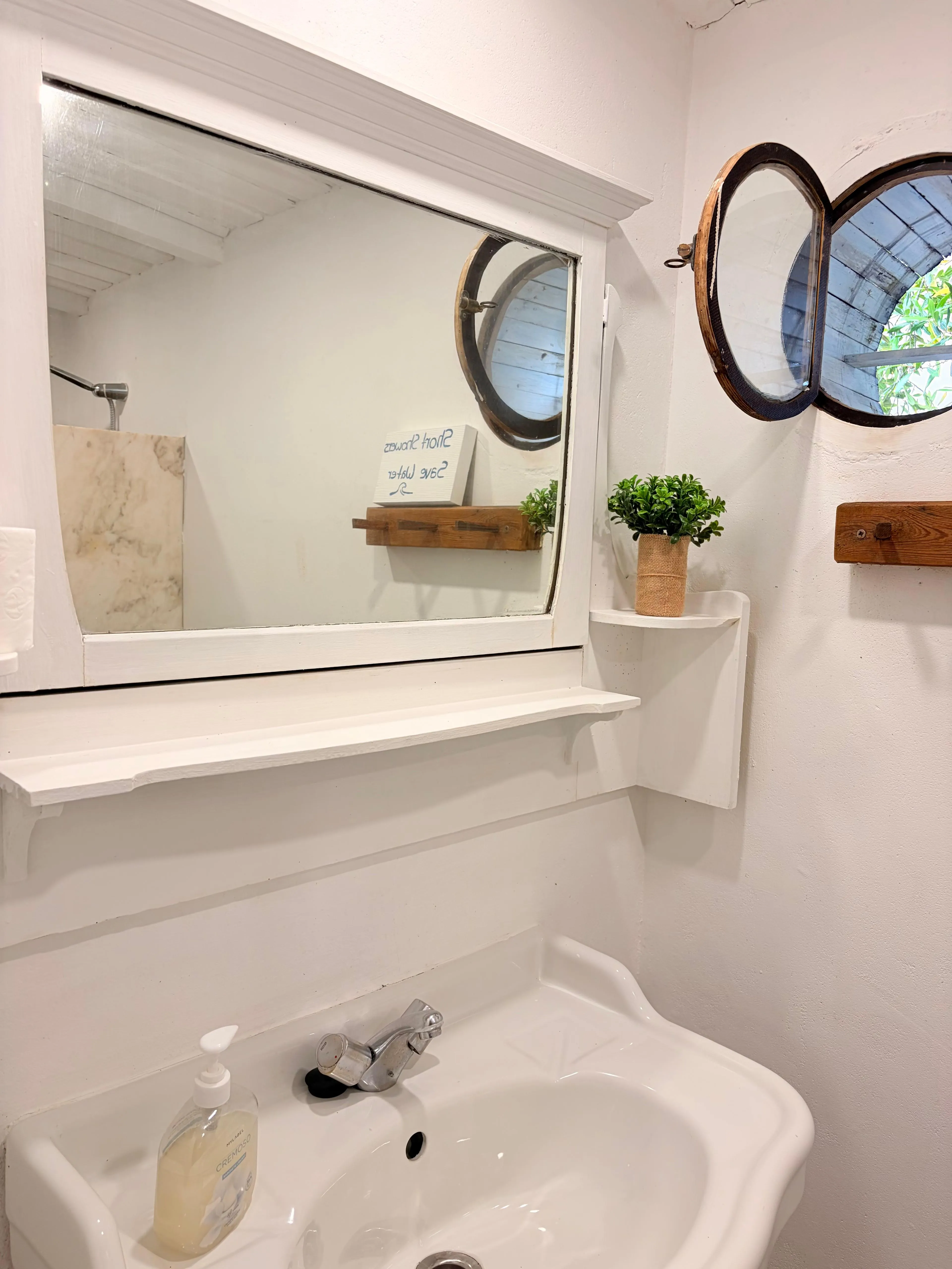 Privates Zimmer mit Blick auf den Garten und eigenem Bad - 4