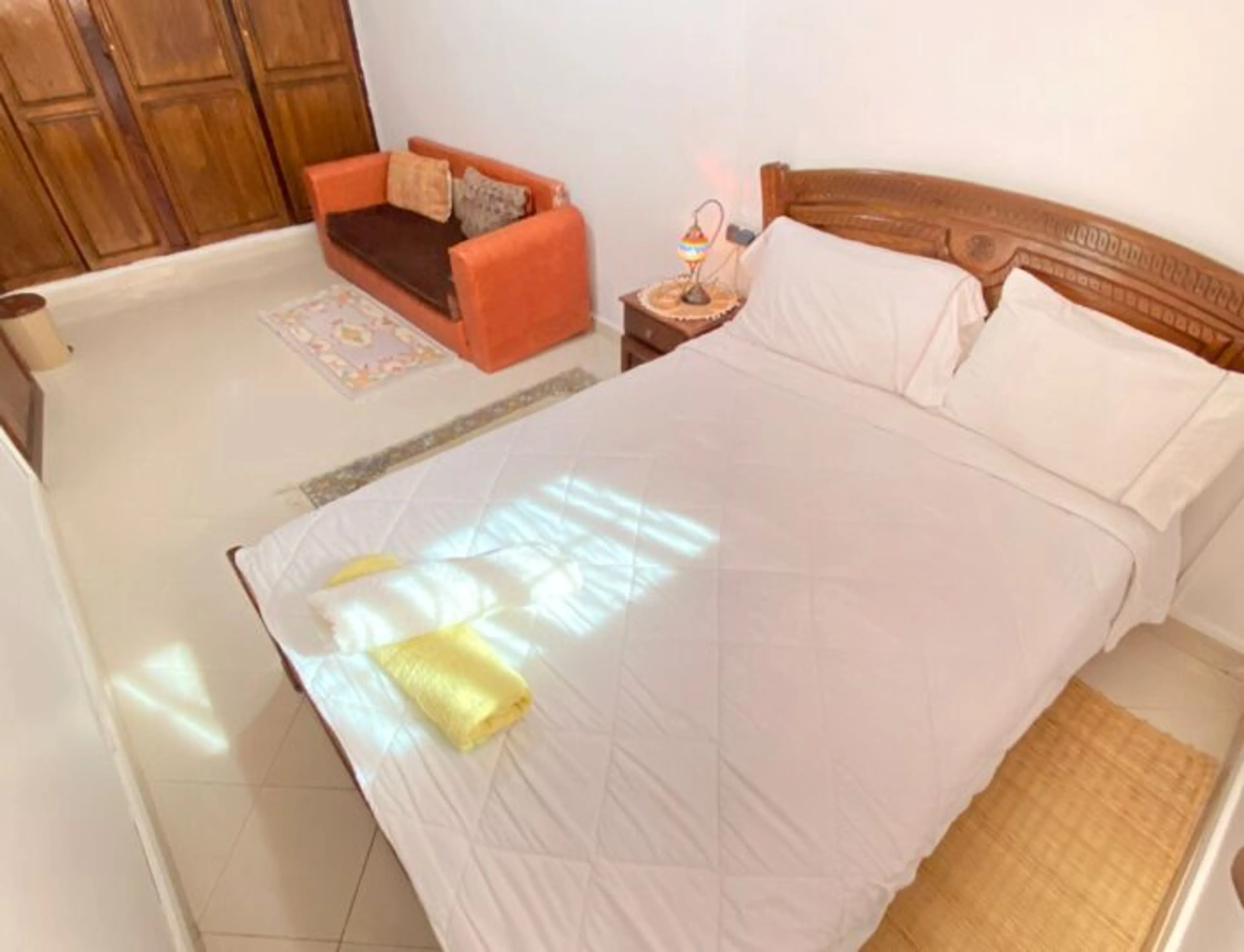 Privates Zimmer (teilweise mit Meerblick) - 4