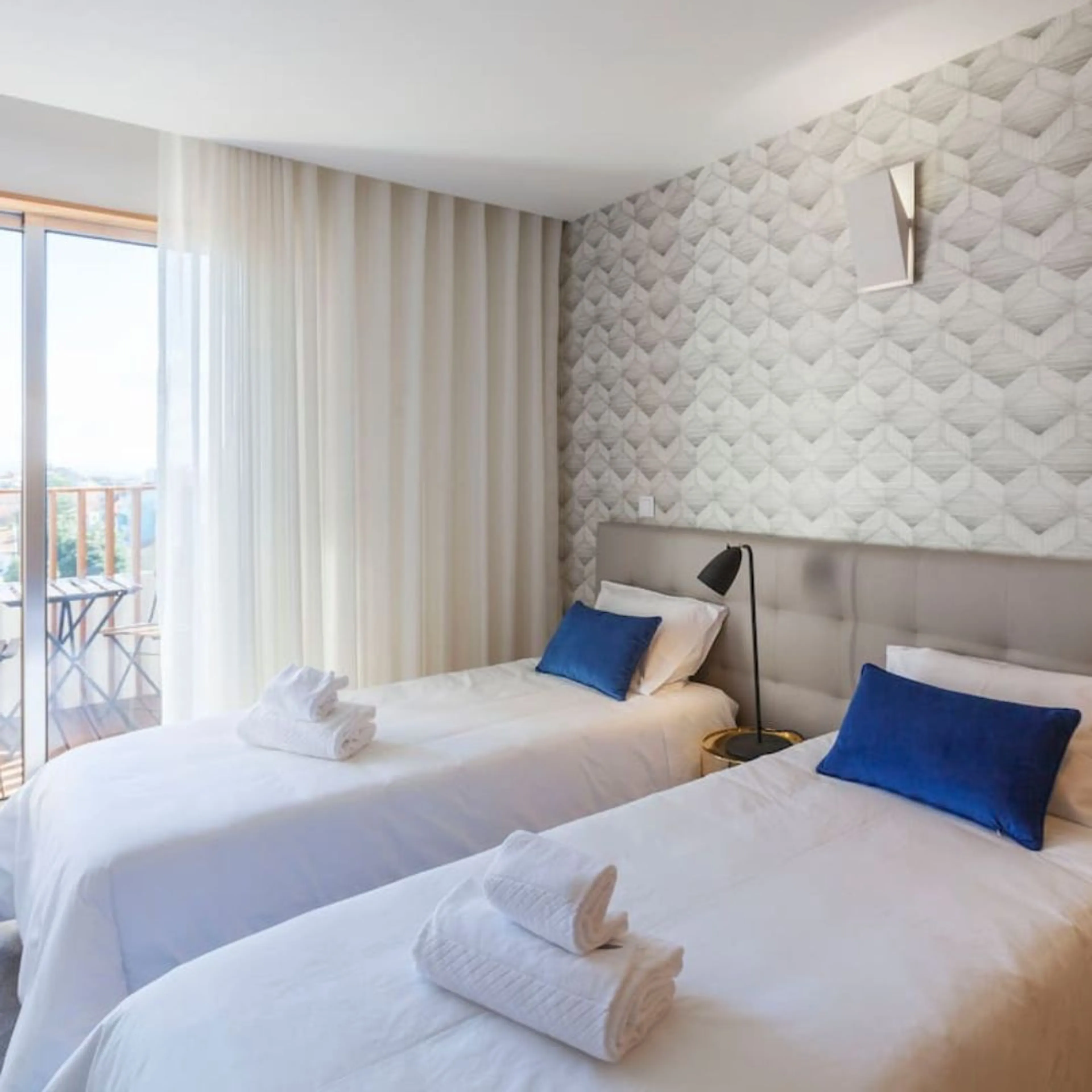 Geteiltes 2-Bettzimmer mit geteiltem Bad - 1