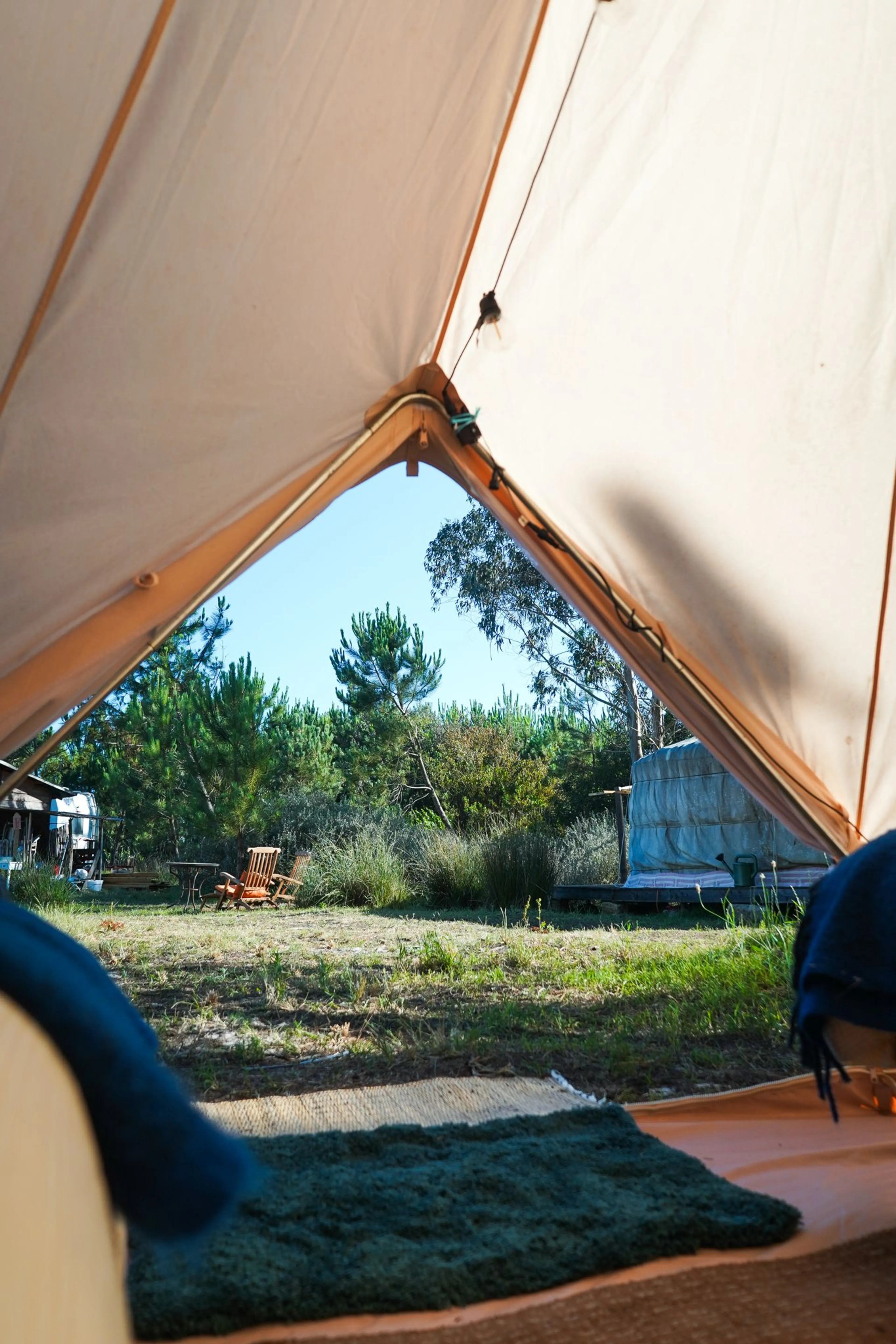 ANCHOR POINT - Privates Zelt mit Einzelbetten - 13