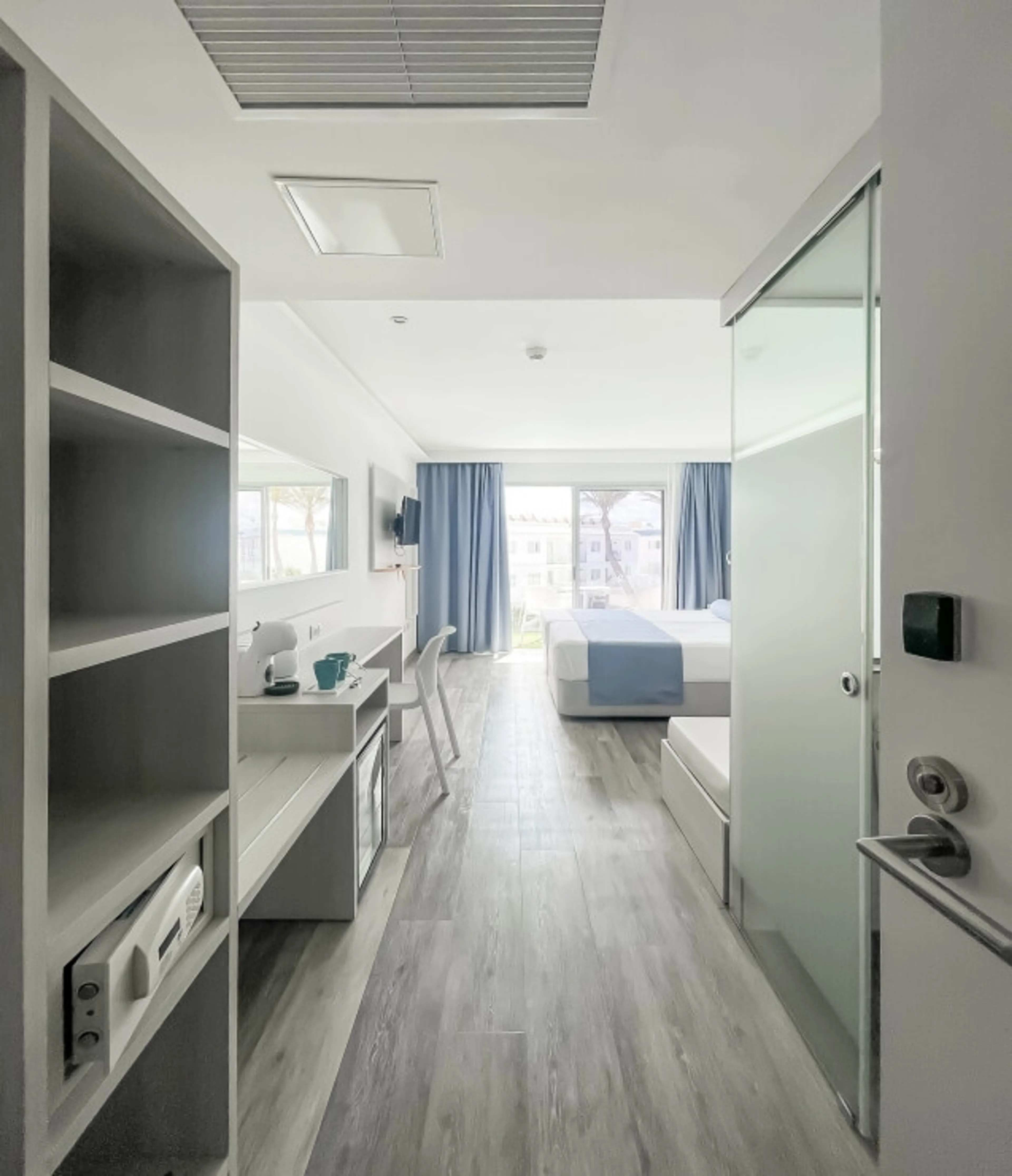 Privates Zimmer im Hote (Straßenblick) - 4