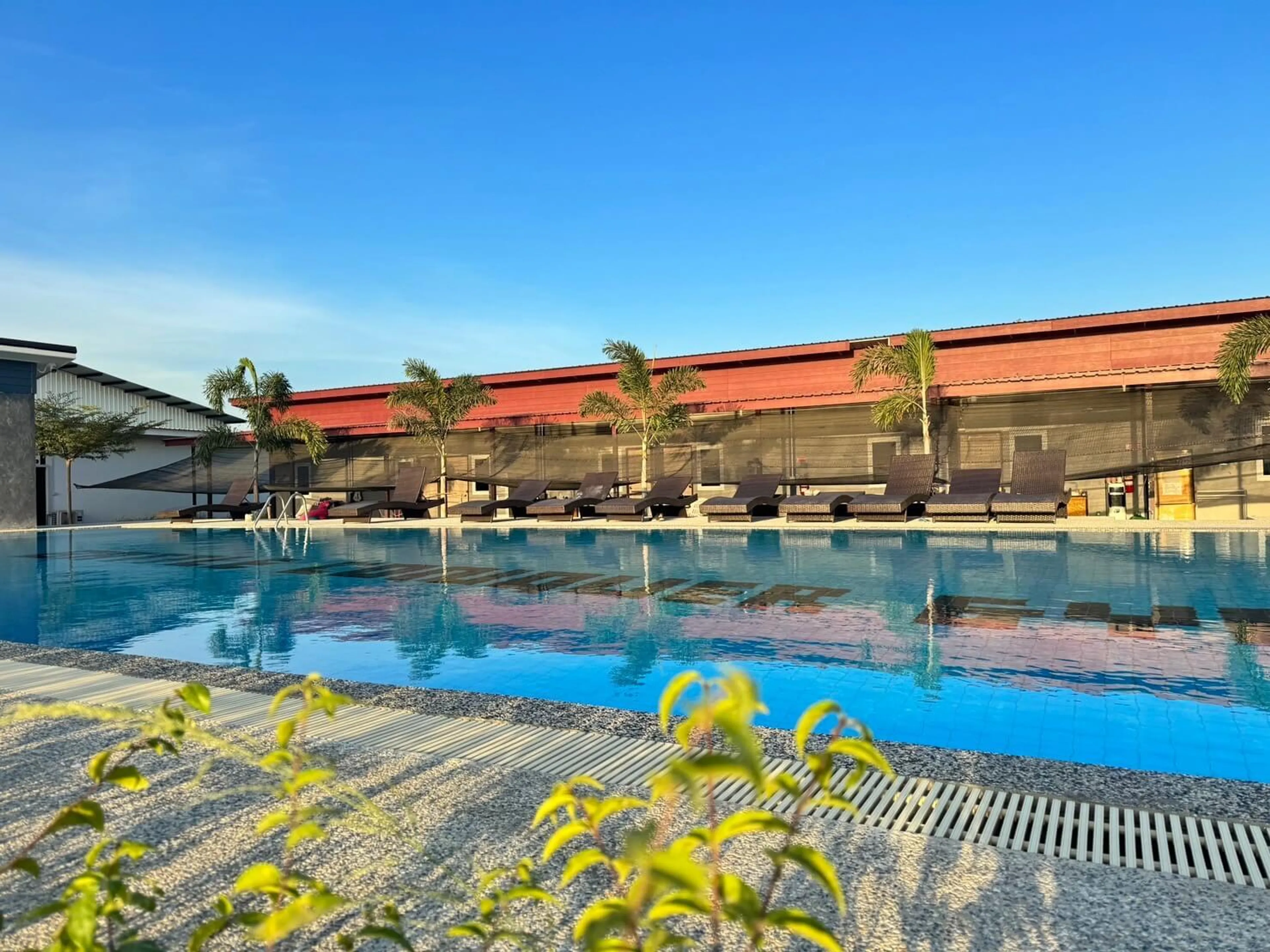 Privates Zimmer direkt am Pool im Wijittra Resort - 3