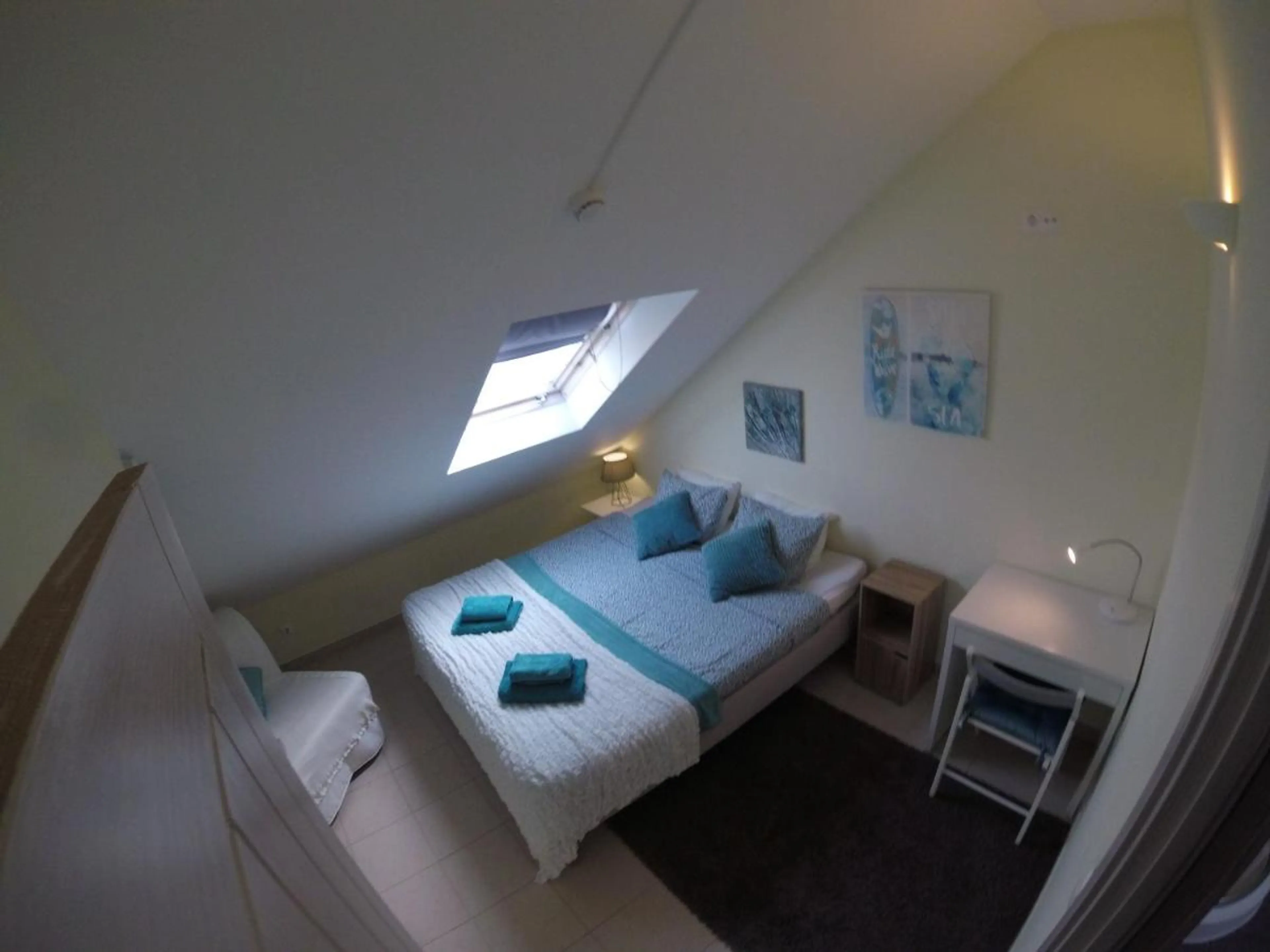 Doppelzimmer mit geteiltem Bad - 1