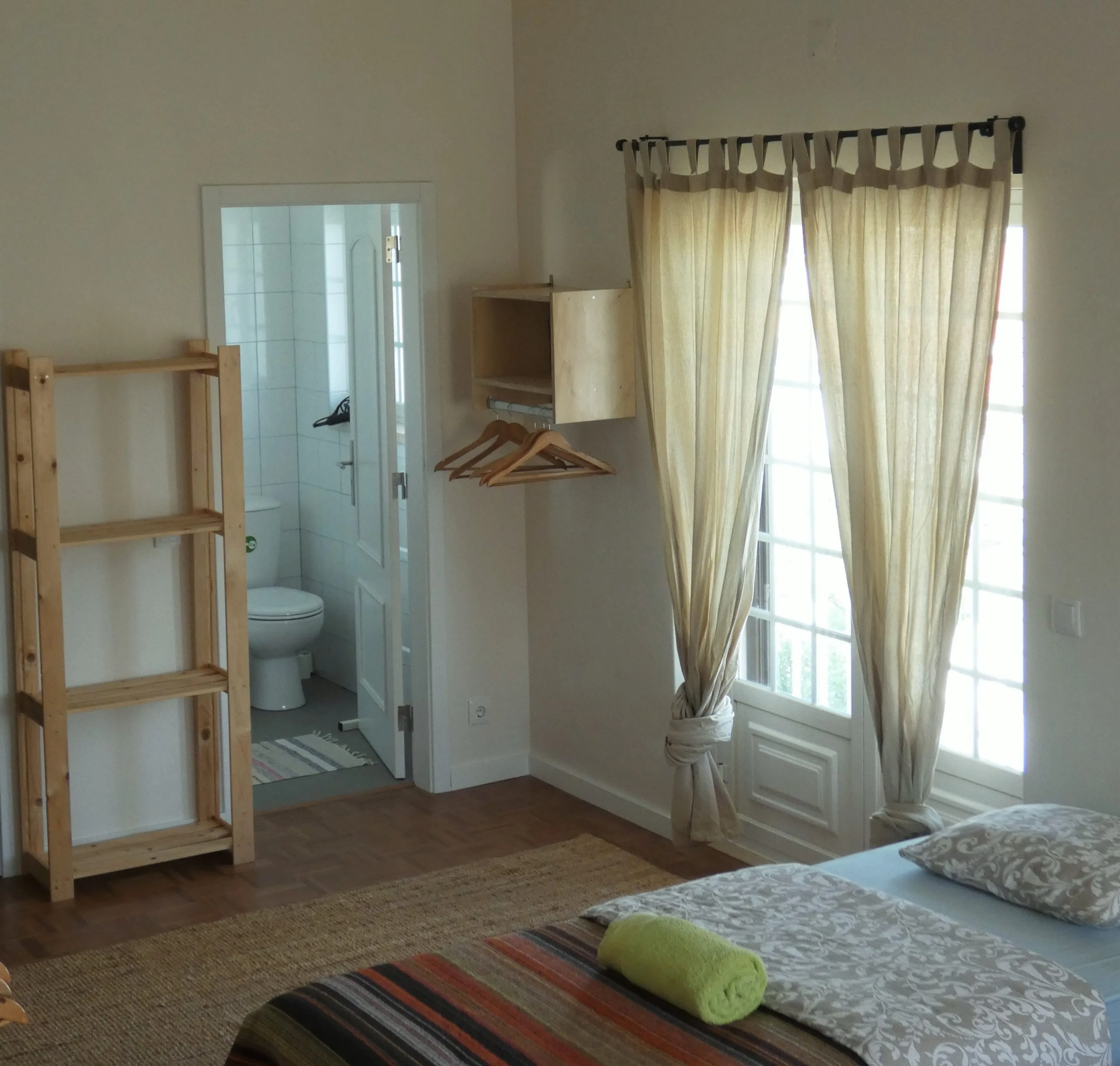Geteiltes Zimmer im pinken Haus - 4