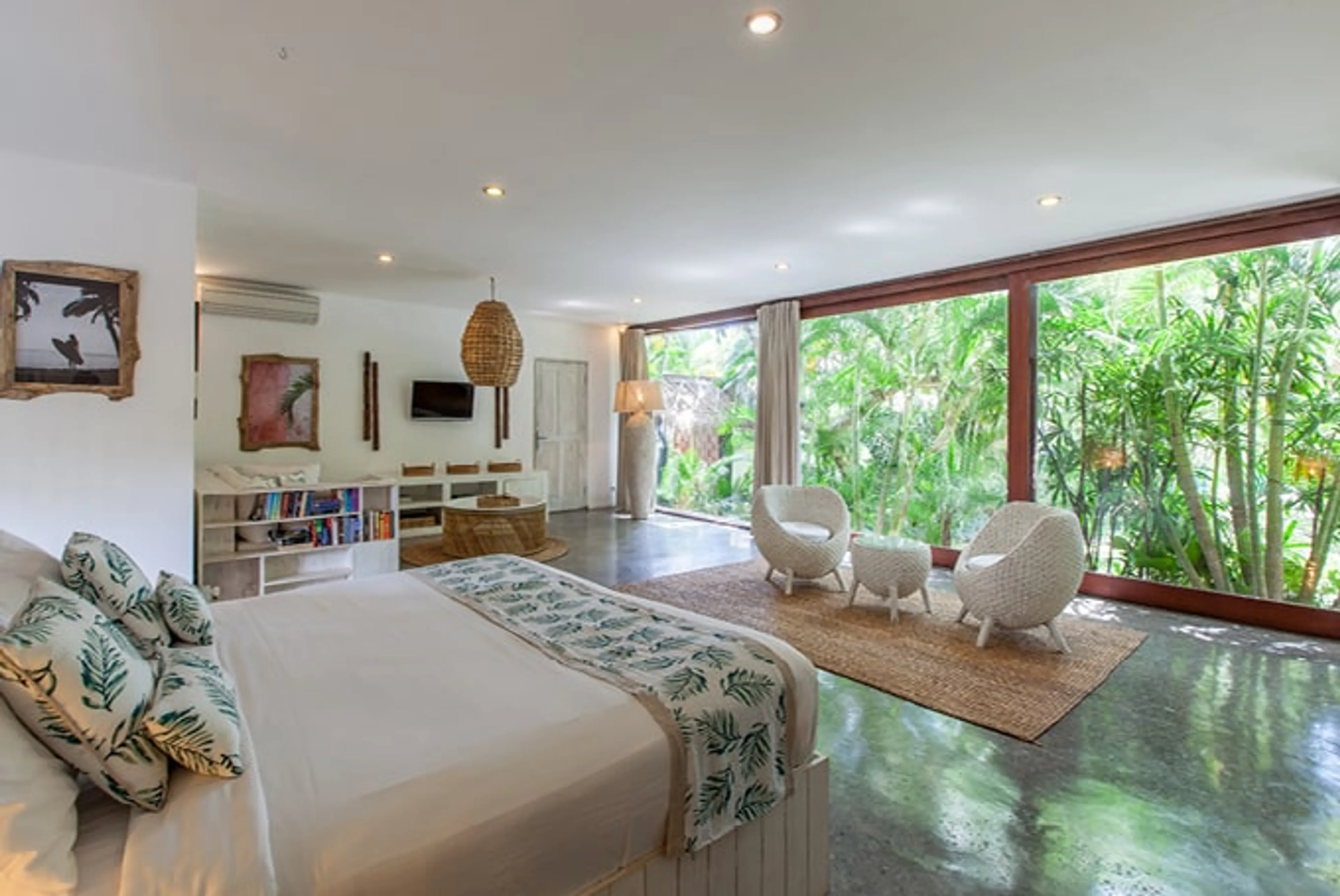 Deluxe Suite - 1