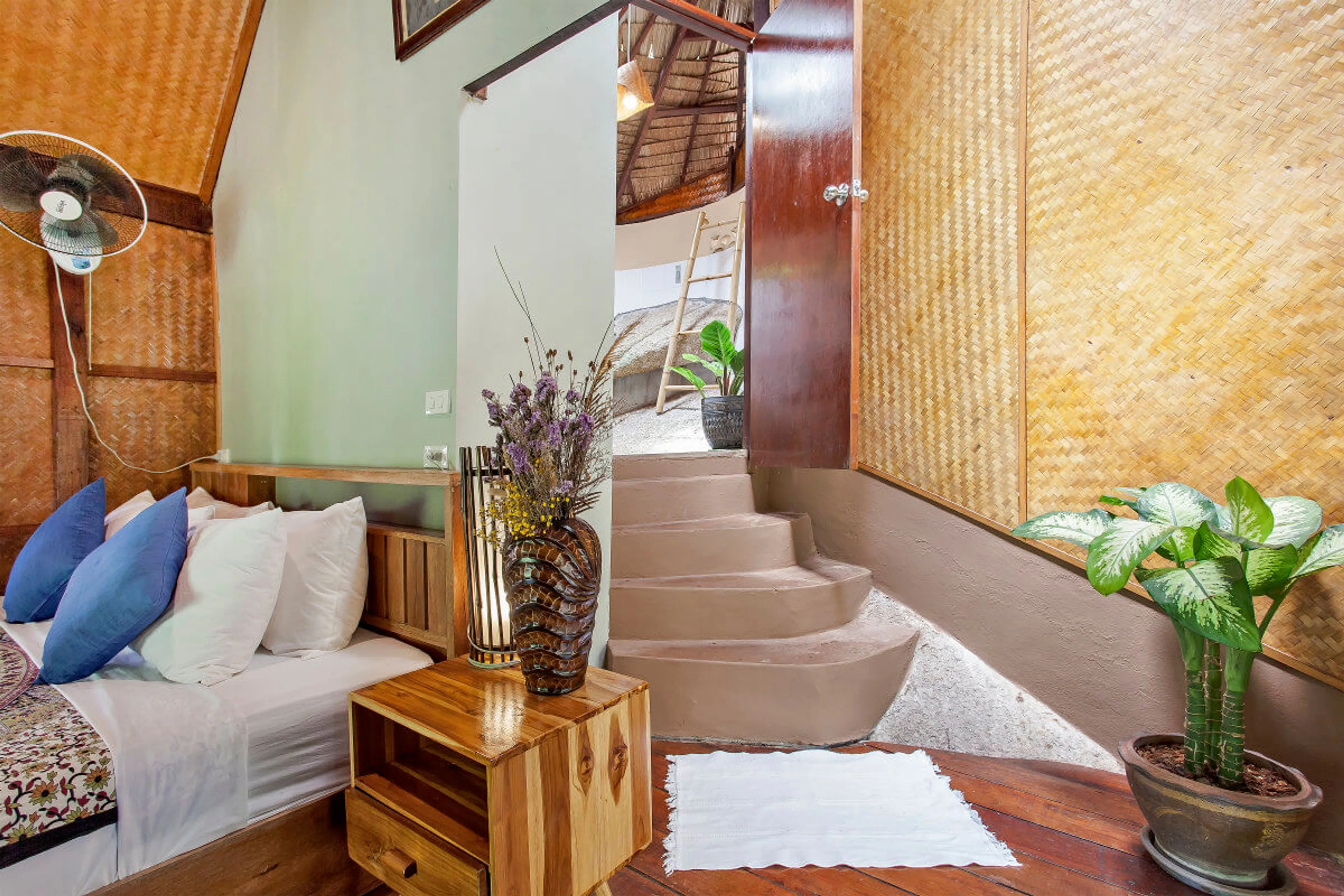 Hillside Superior Bungalow - 4