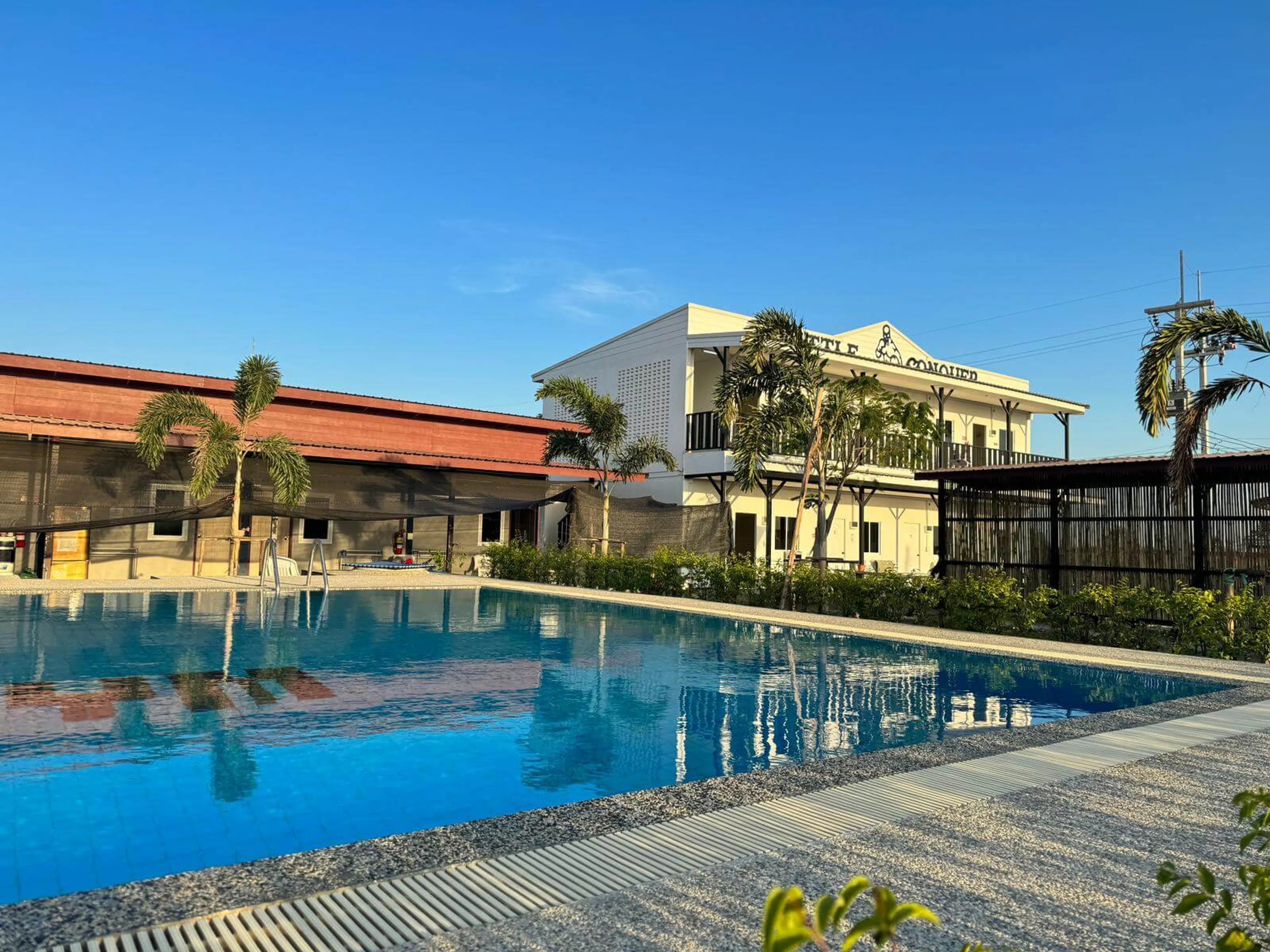 Privates Zimmer mit Poolblick im Wijittra Resort - 3