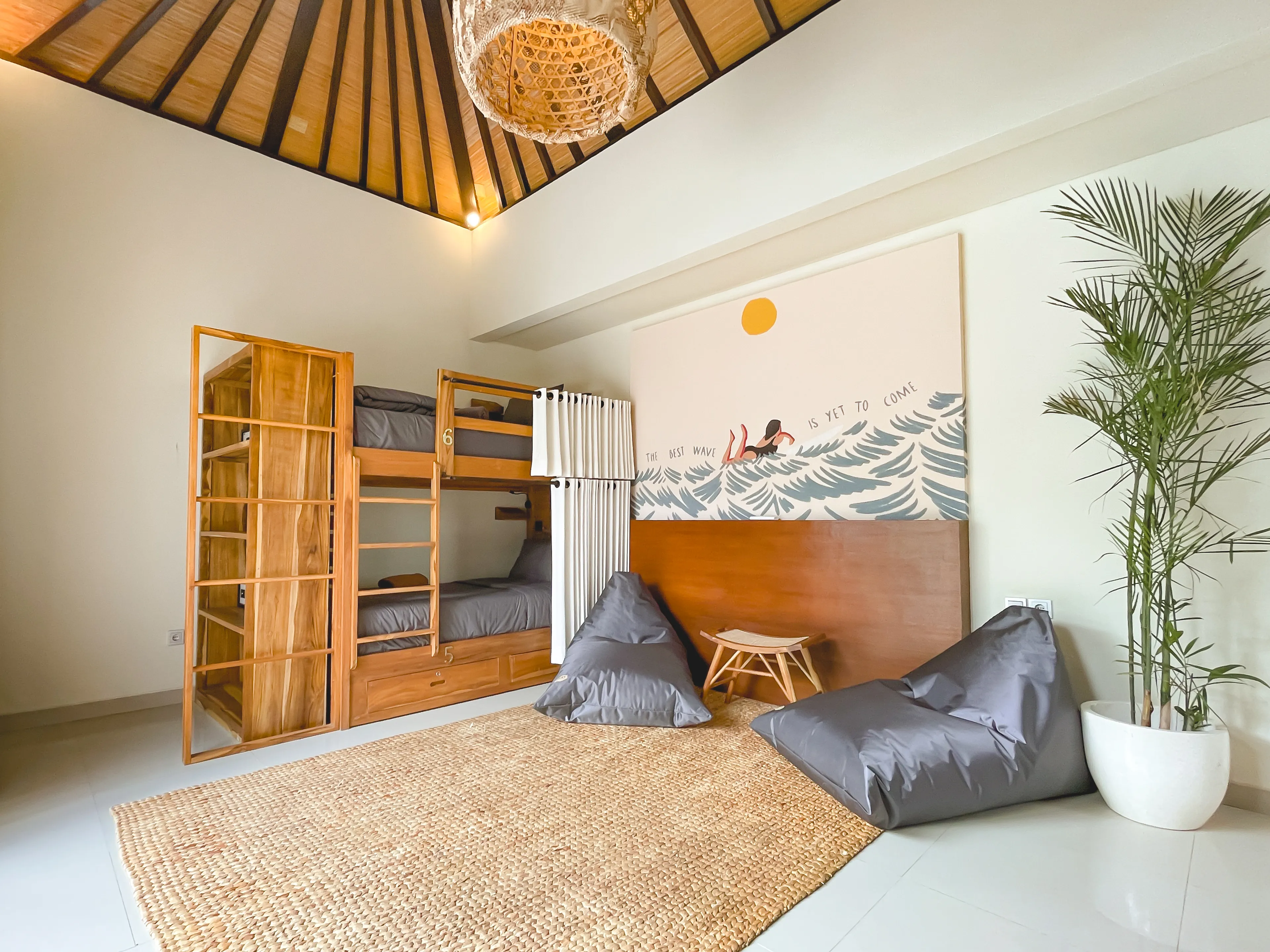 Dorm-Villa mit Pool - 8