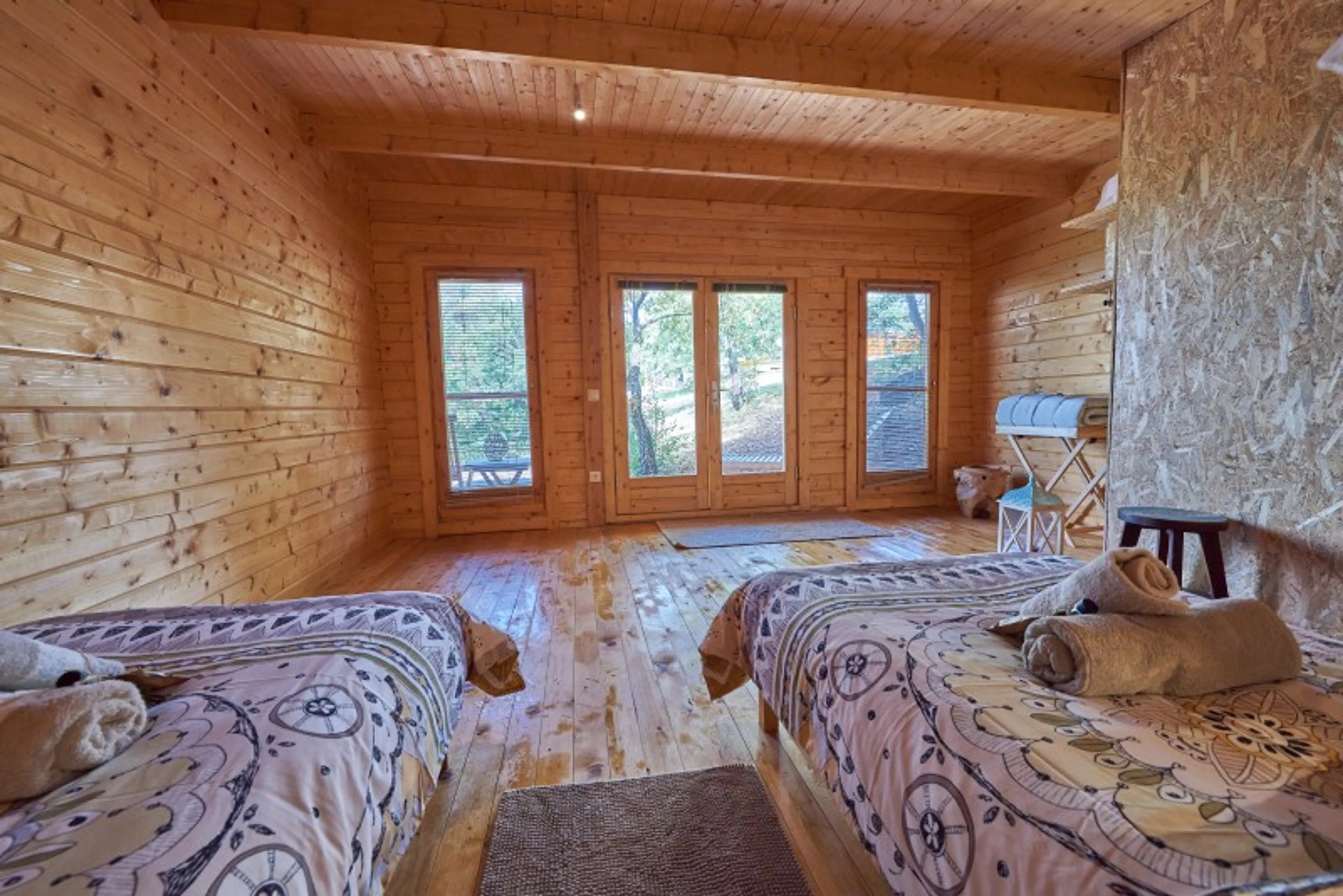 Geteilte Holz Lodge - 2