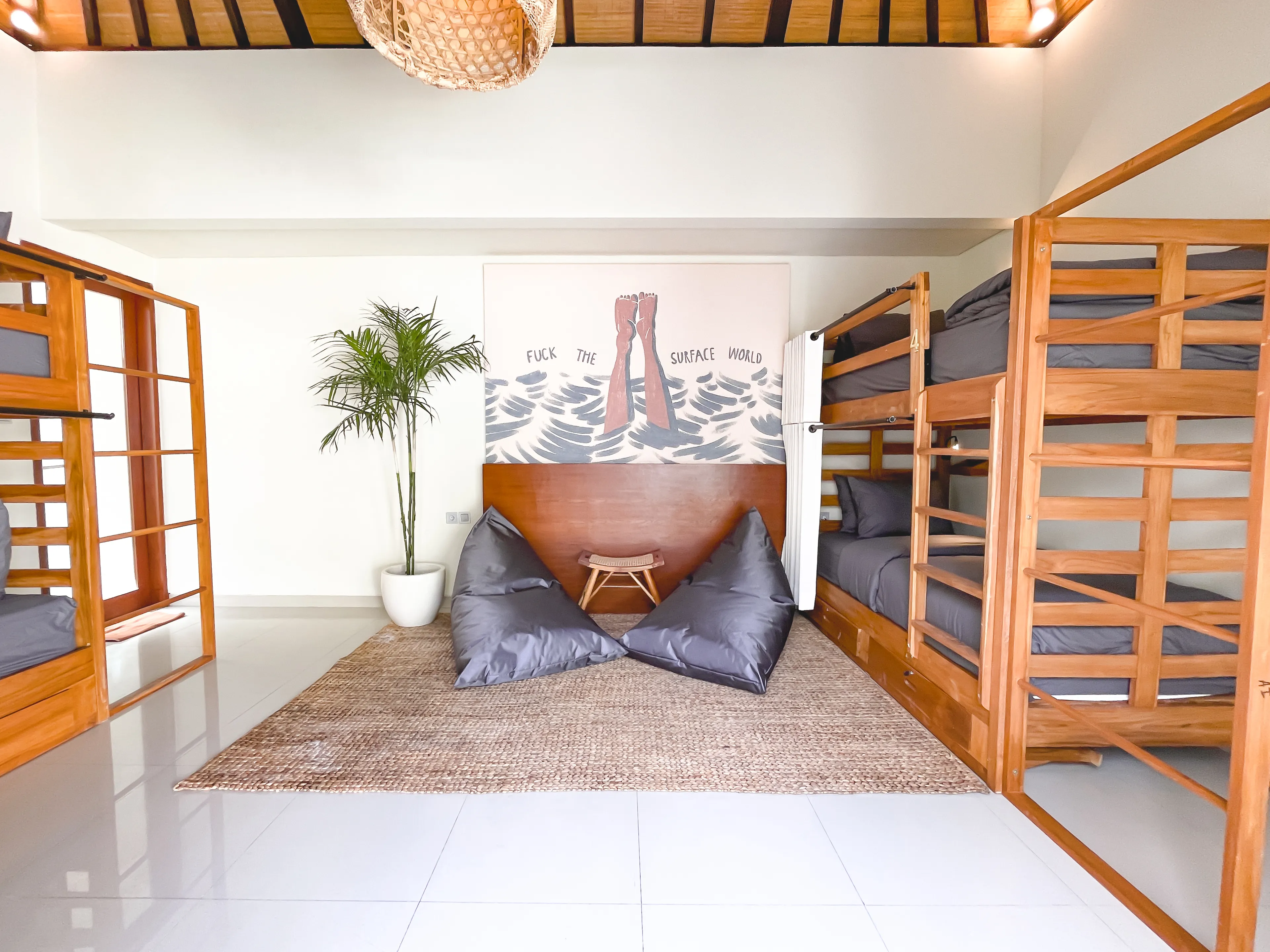 Dorm-Villa mit Pool - 4