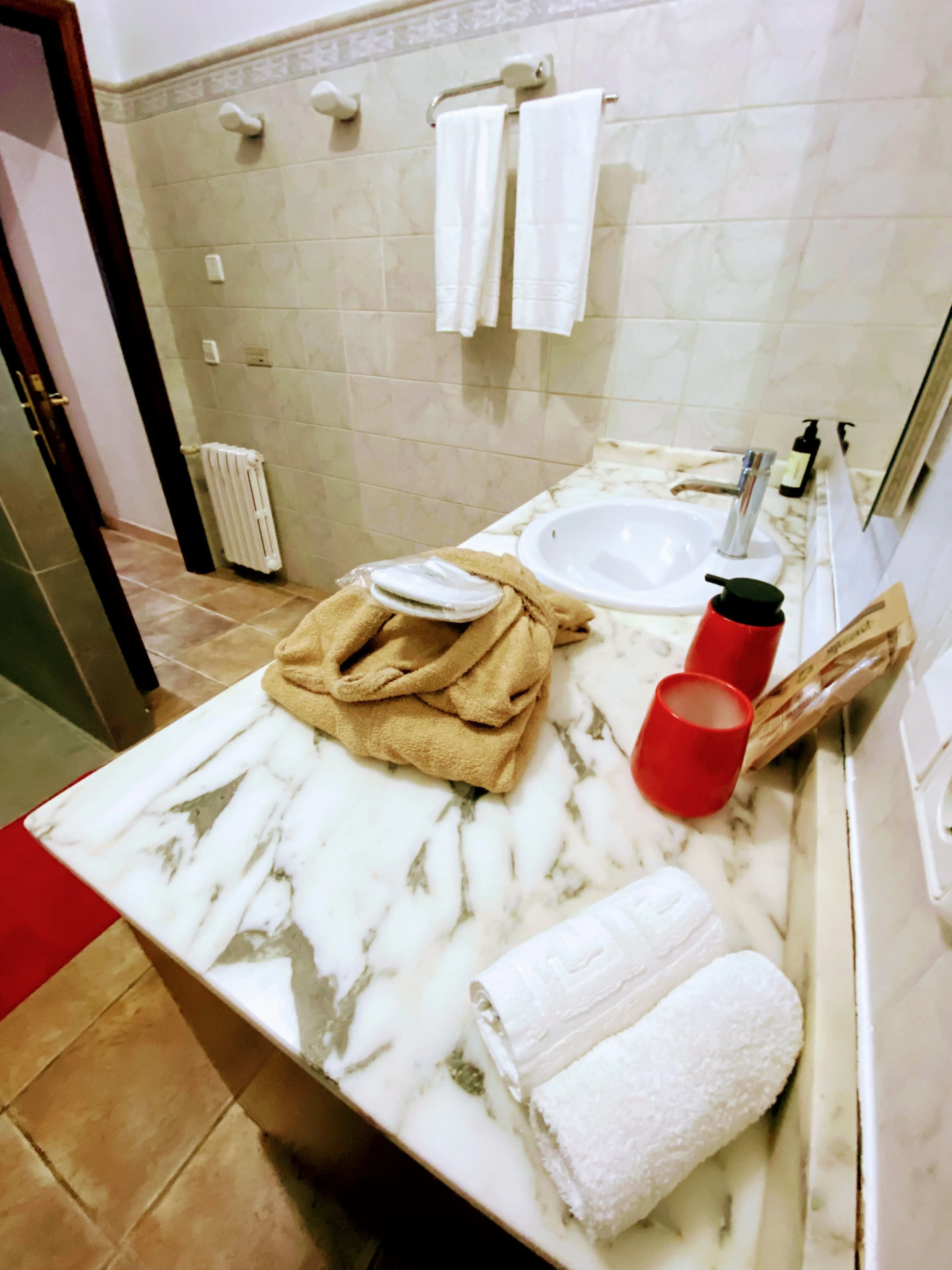 Zimmer mit eigenem Bad im geteiltem Apartment - 8