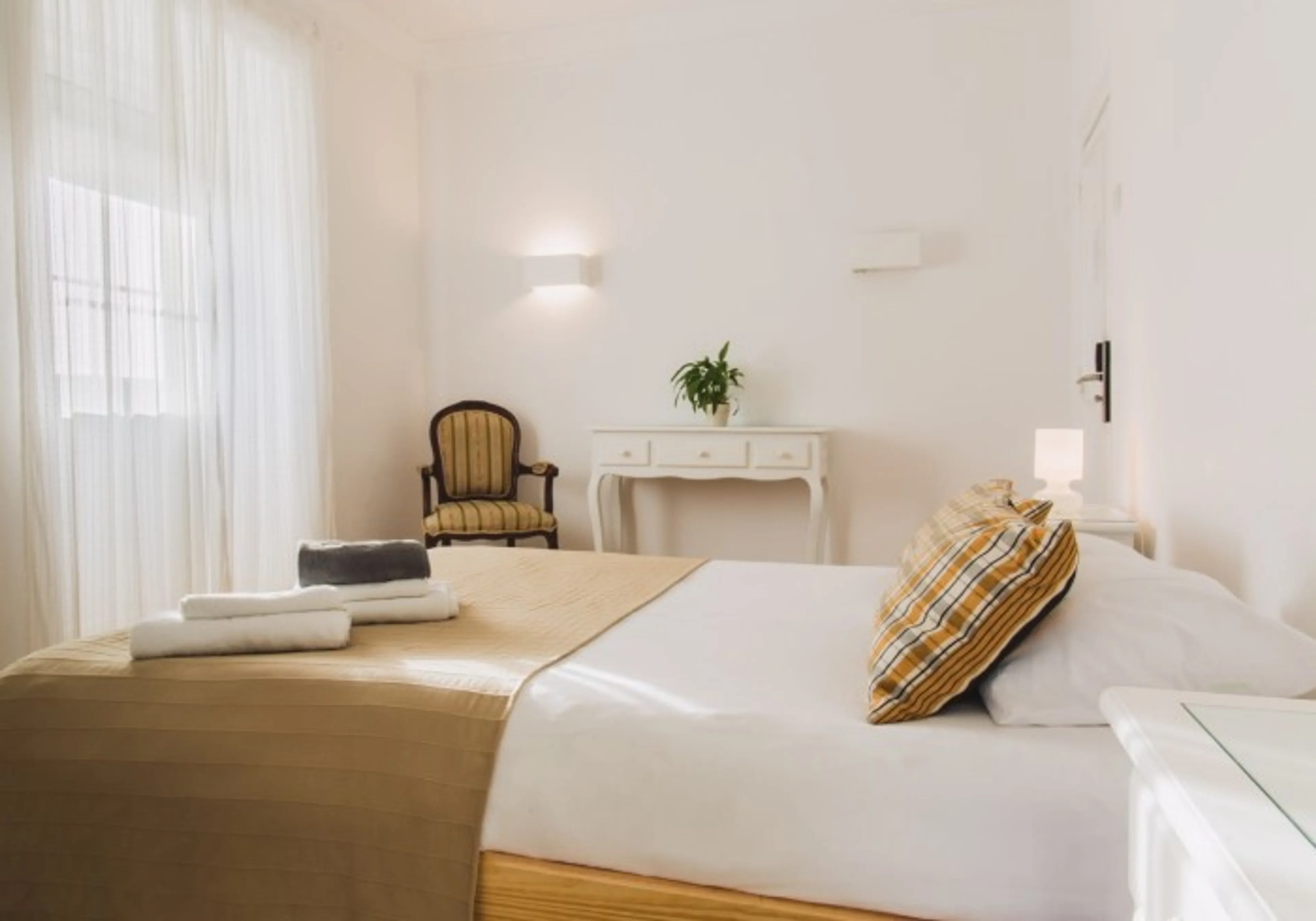 4-Bett-Zimmer mit eigenem Bad - 3
