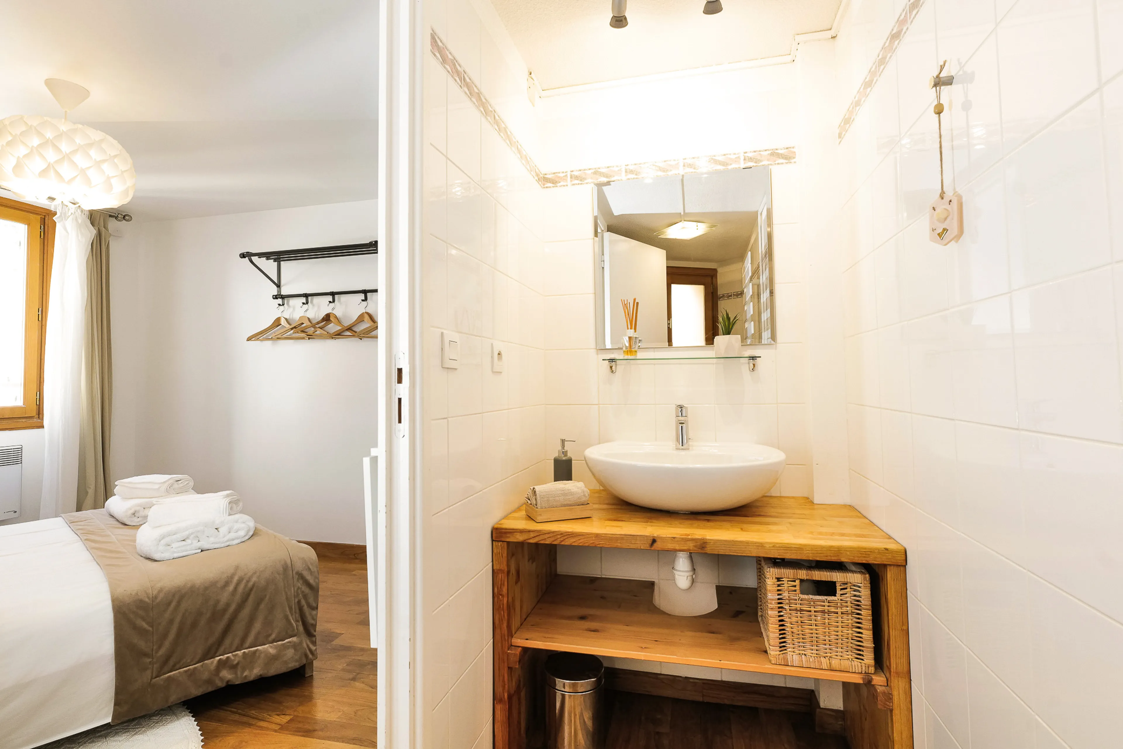 Privates Doppelzimmer mit Bergblick (ohne Balkon) - 3