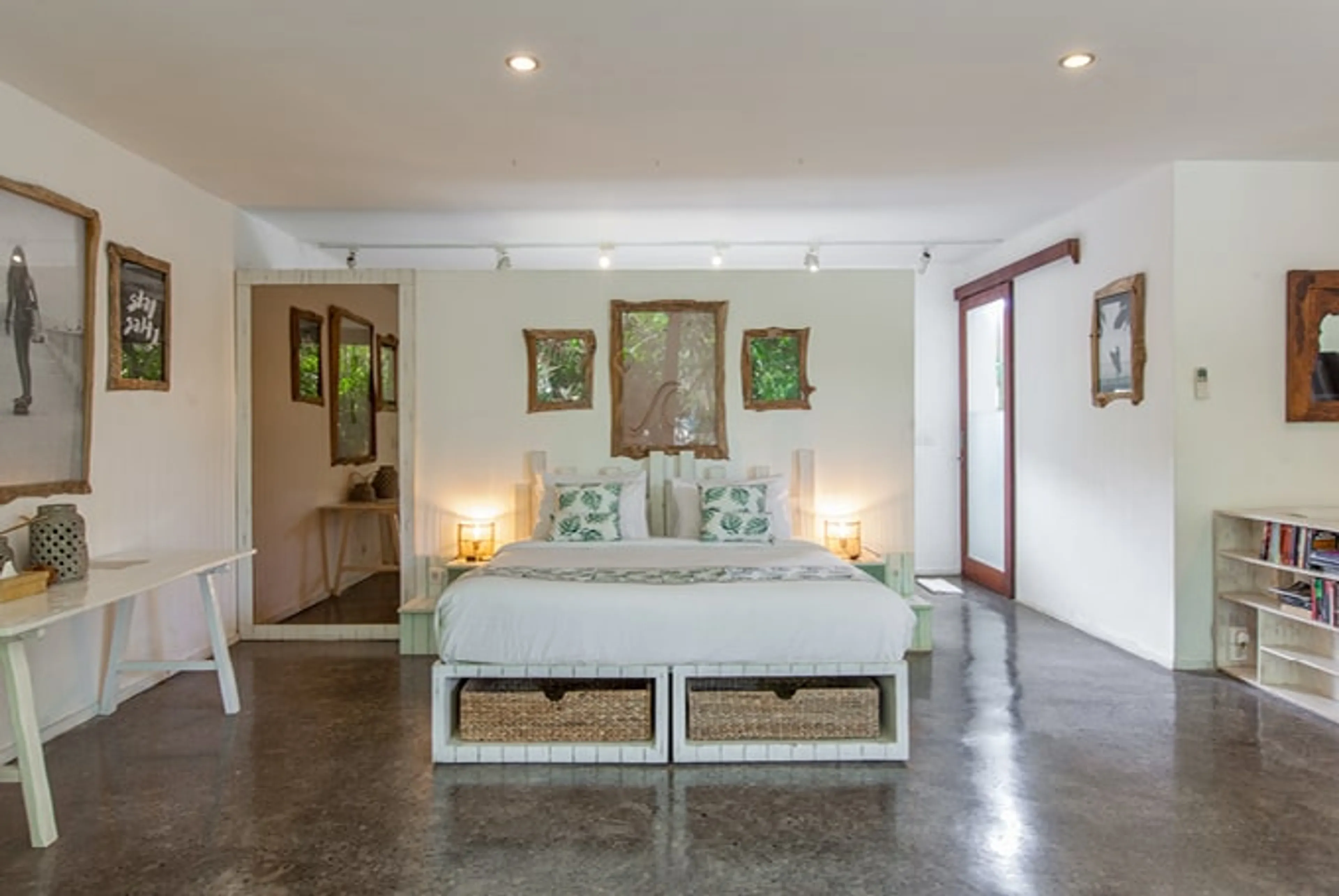 Deluxe Suite - 2