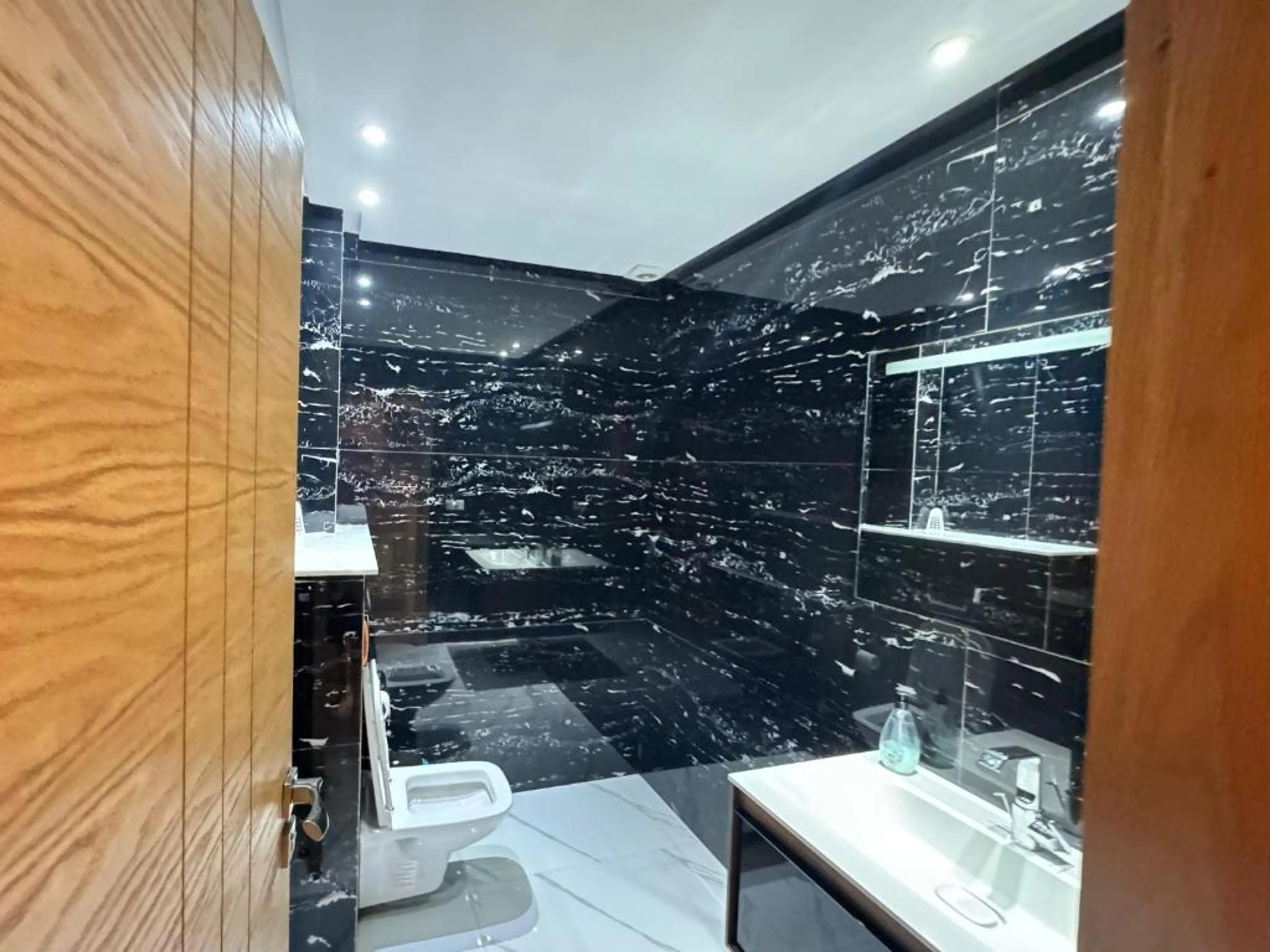 Suite - 5