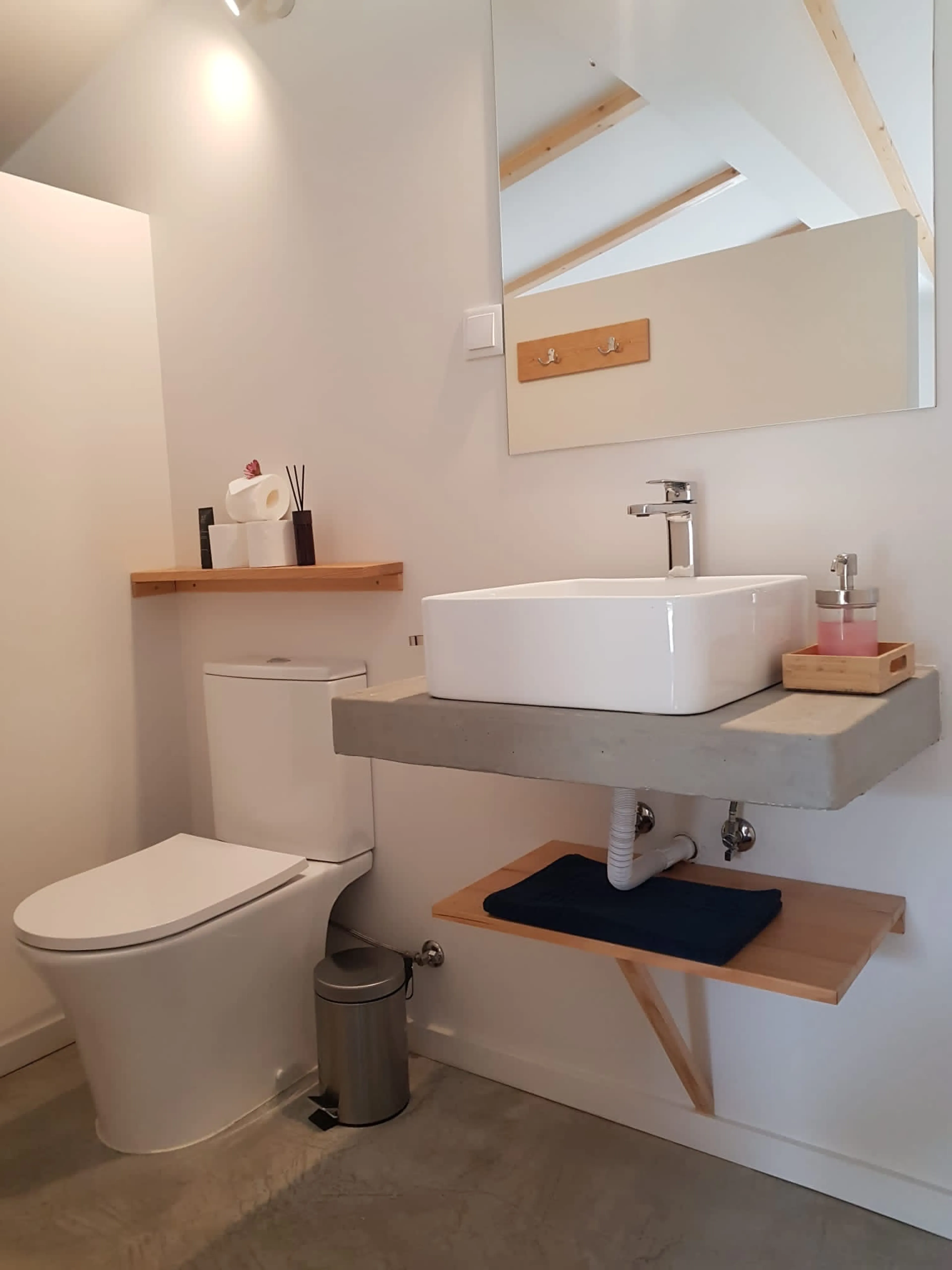 Doppel- oder Zweibettzimmer mit Gemeinschaftsbad - 2