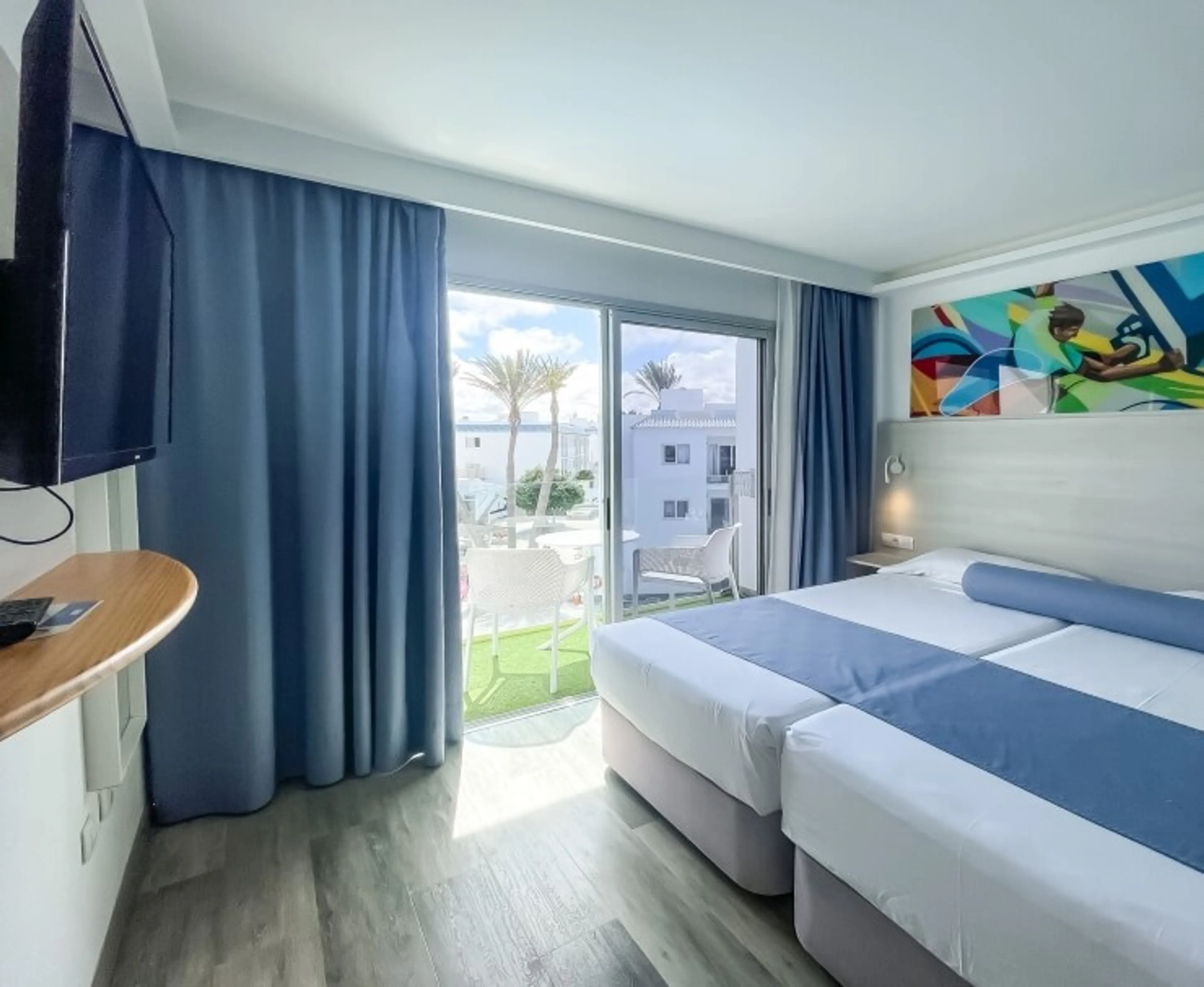 Privates Zimmer im Hote (Straßenblick) - 1