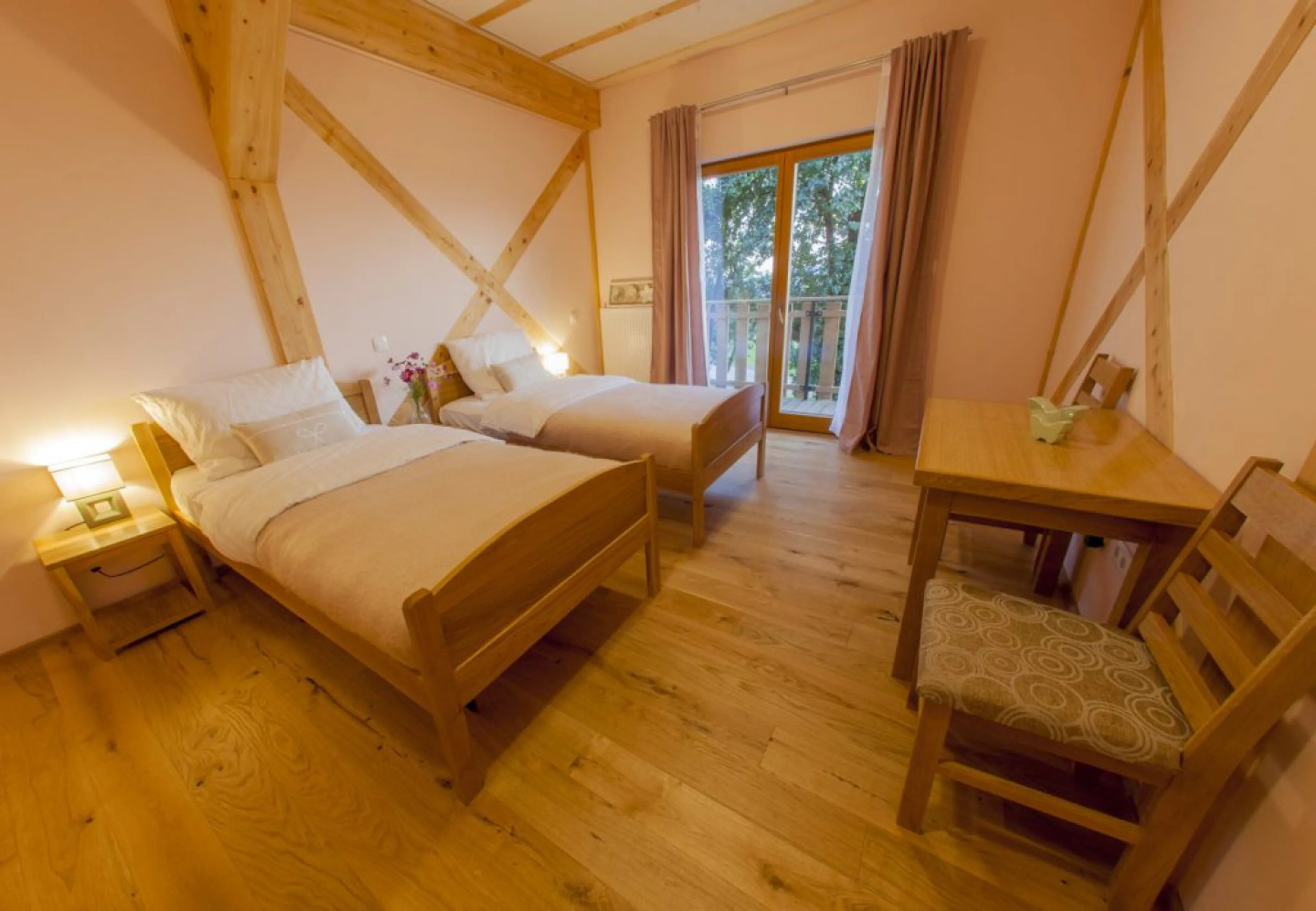 Geteiltes Twin-Zimmer mit Gemeinschaftsbad - 1