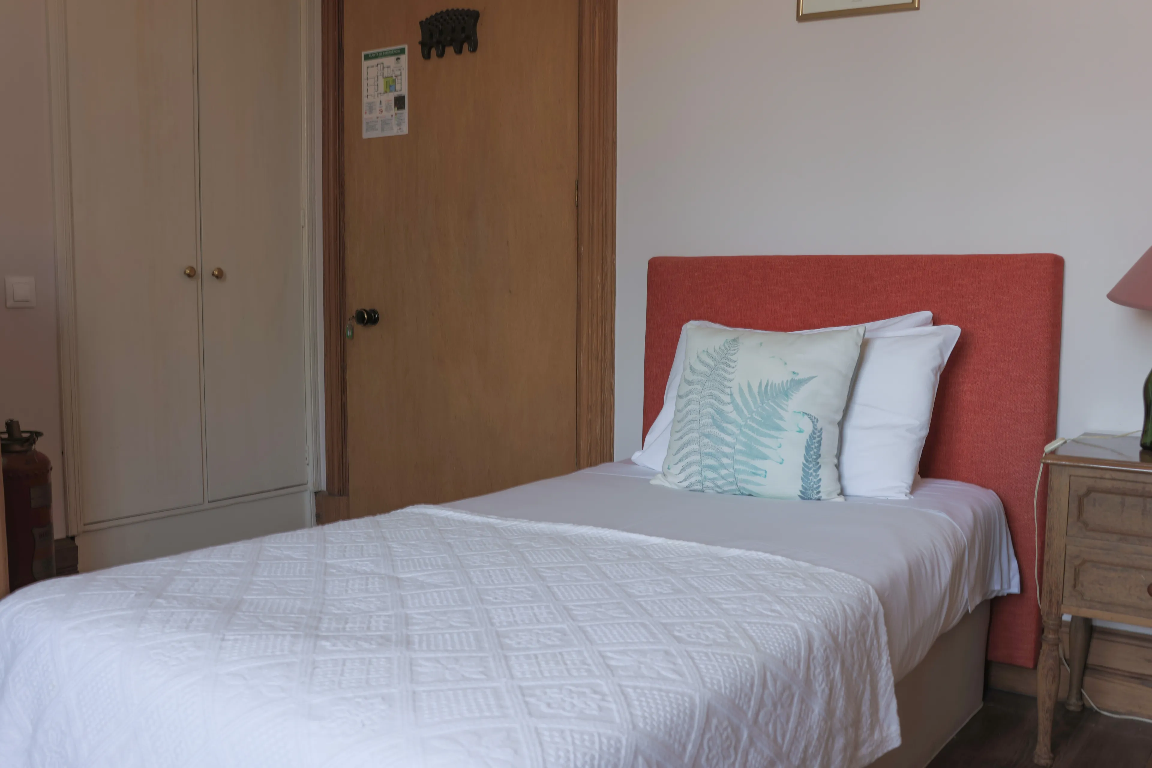 Einzelzimmer mit Einzelbett und Gemeinschaftsbad - 1