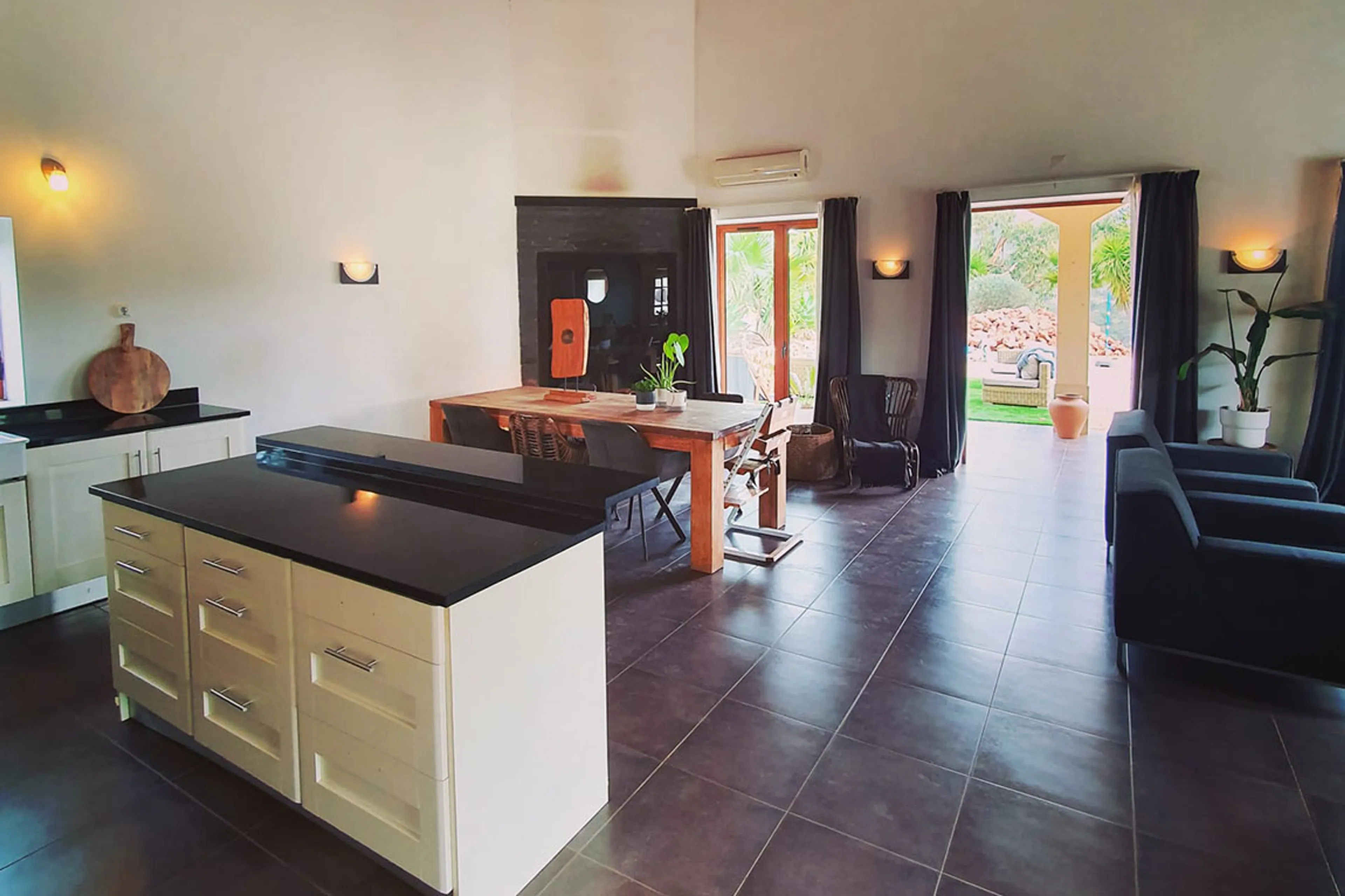 Privates Zimmer in der Villa mit geteiltem Badezimmer - 8