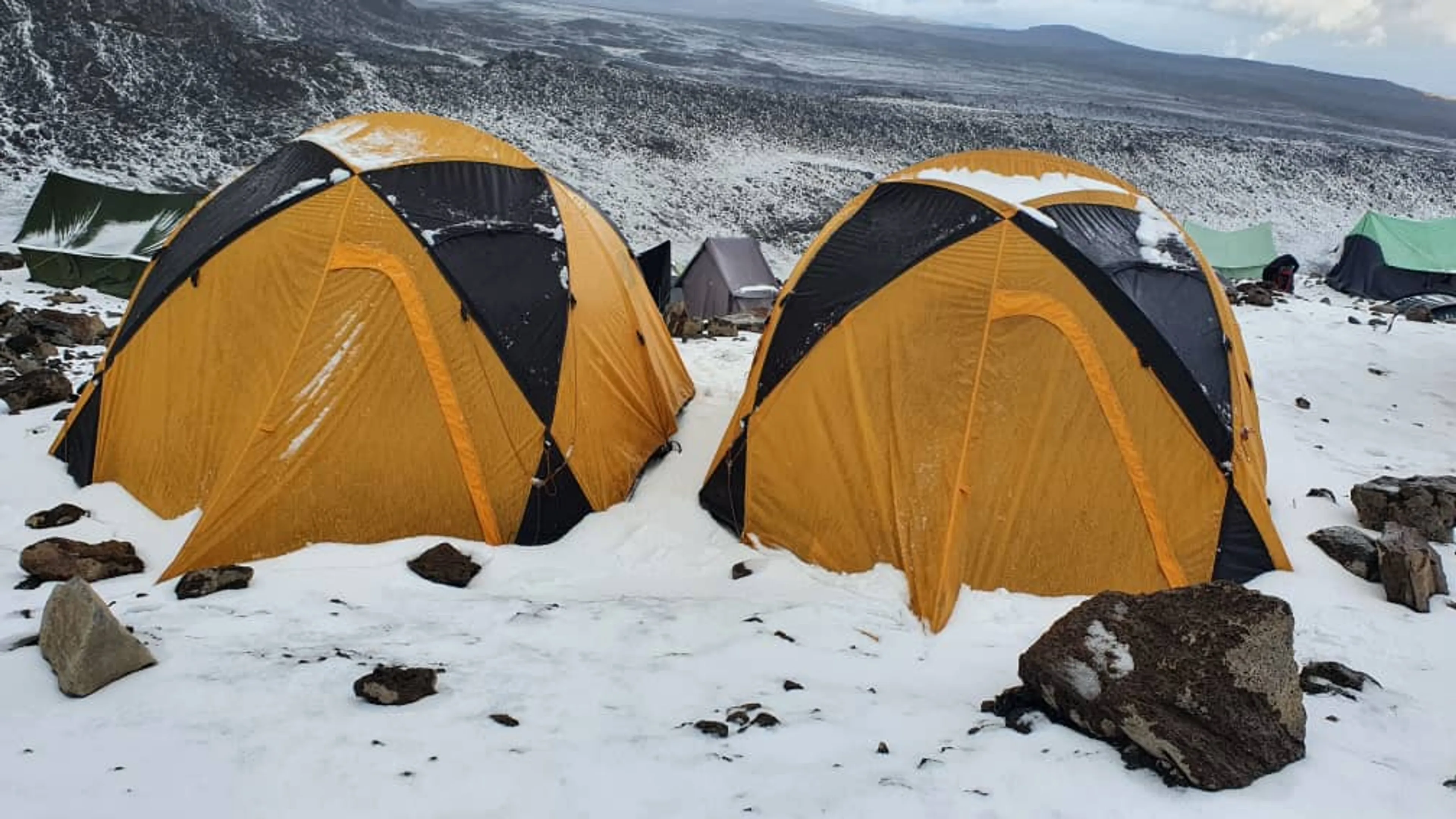 Hotel & Four Season Mountain Tent - 1
