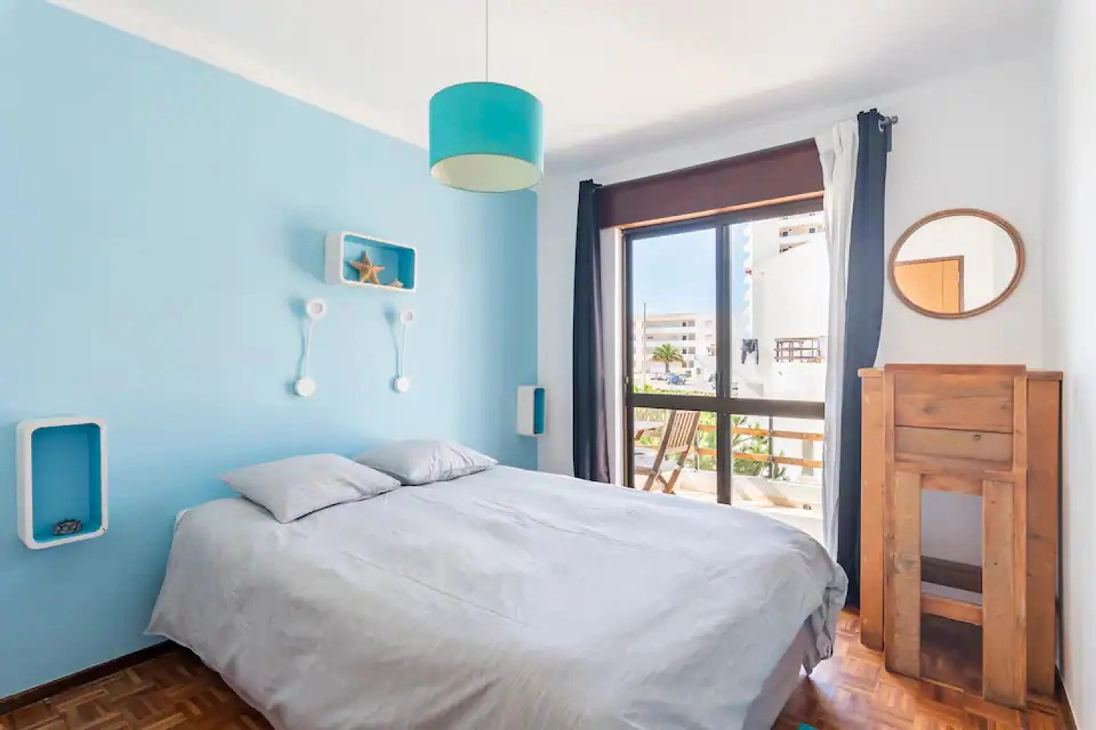 Doppelzimmer mit Balkon und geteiltem Bad - 1