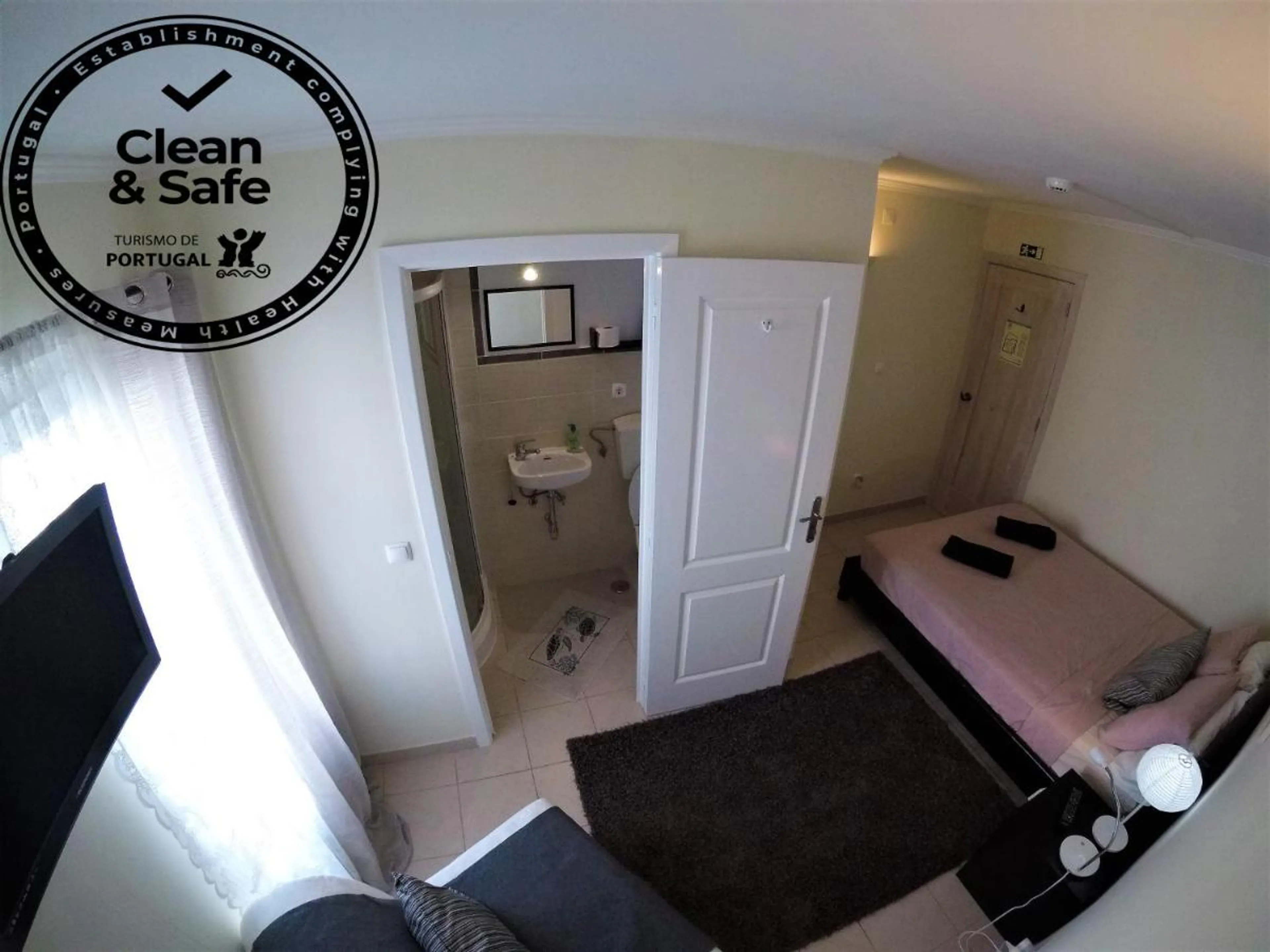 Doppelzimmer mit privatem Bad - 2