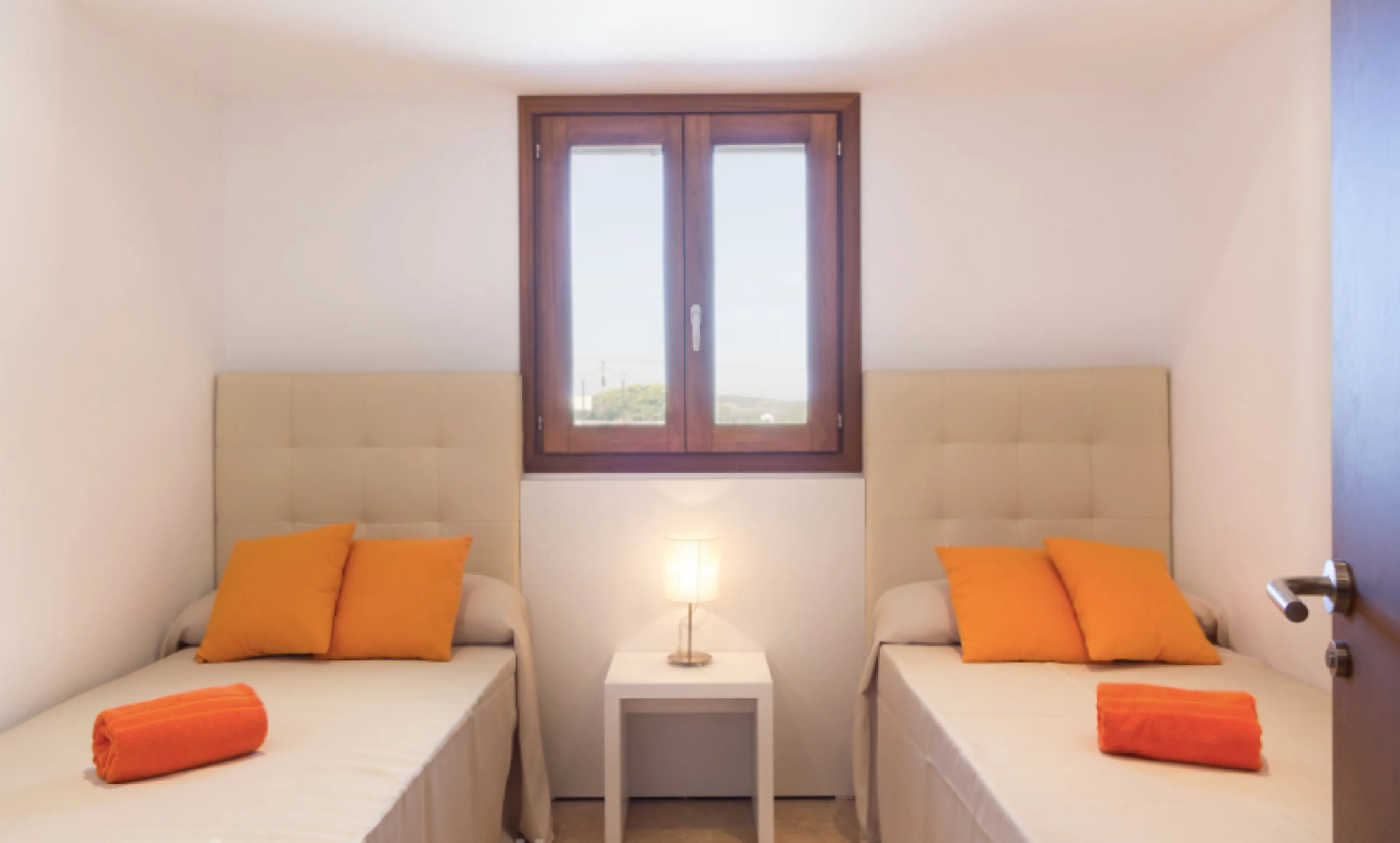 Zimmer mit eigenem Bad im geteiltem Apartment - 2