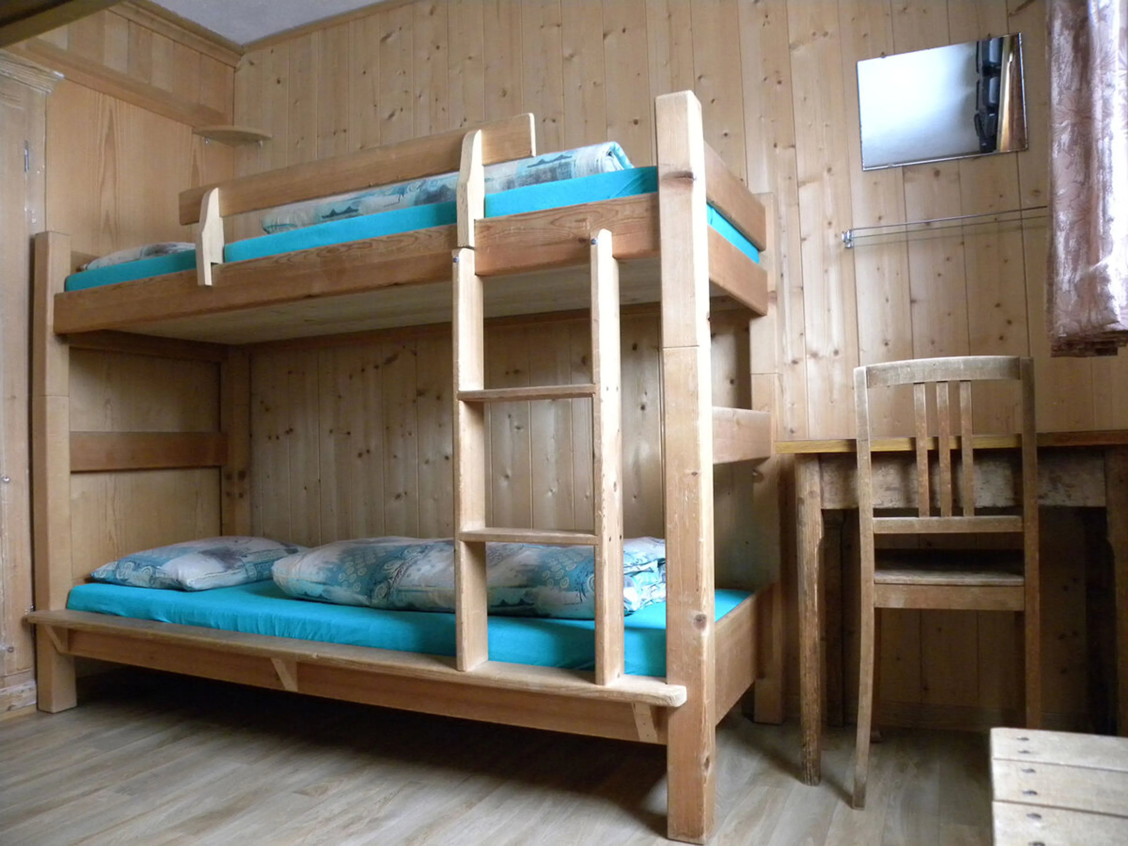 Mehrbettzimmer & Hüttenlager - 2
