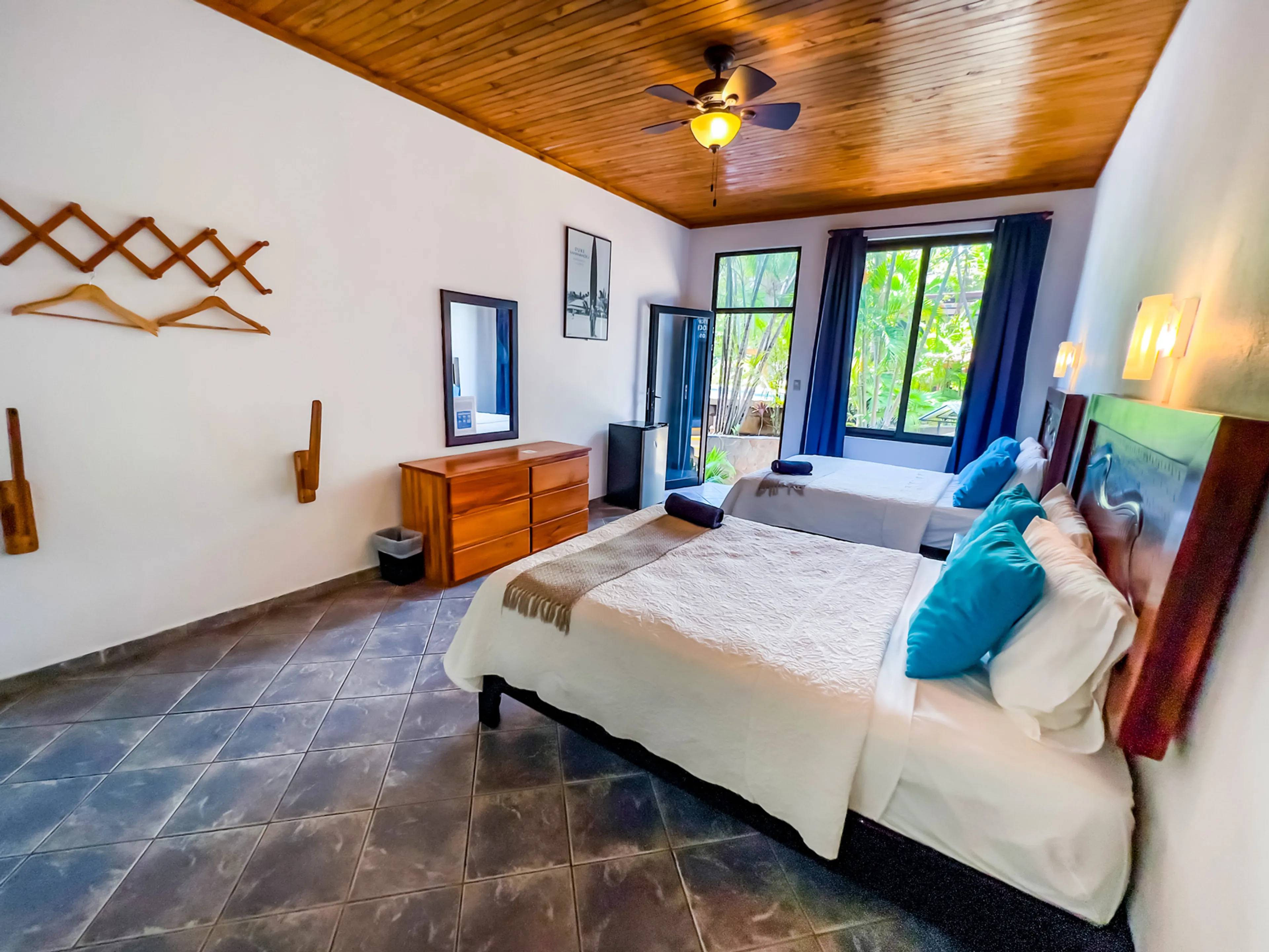 Courtyard Room - 4