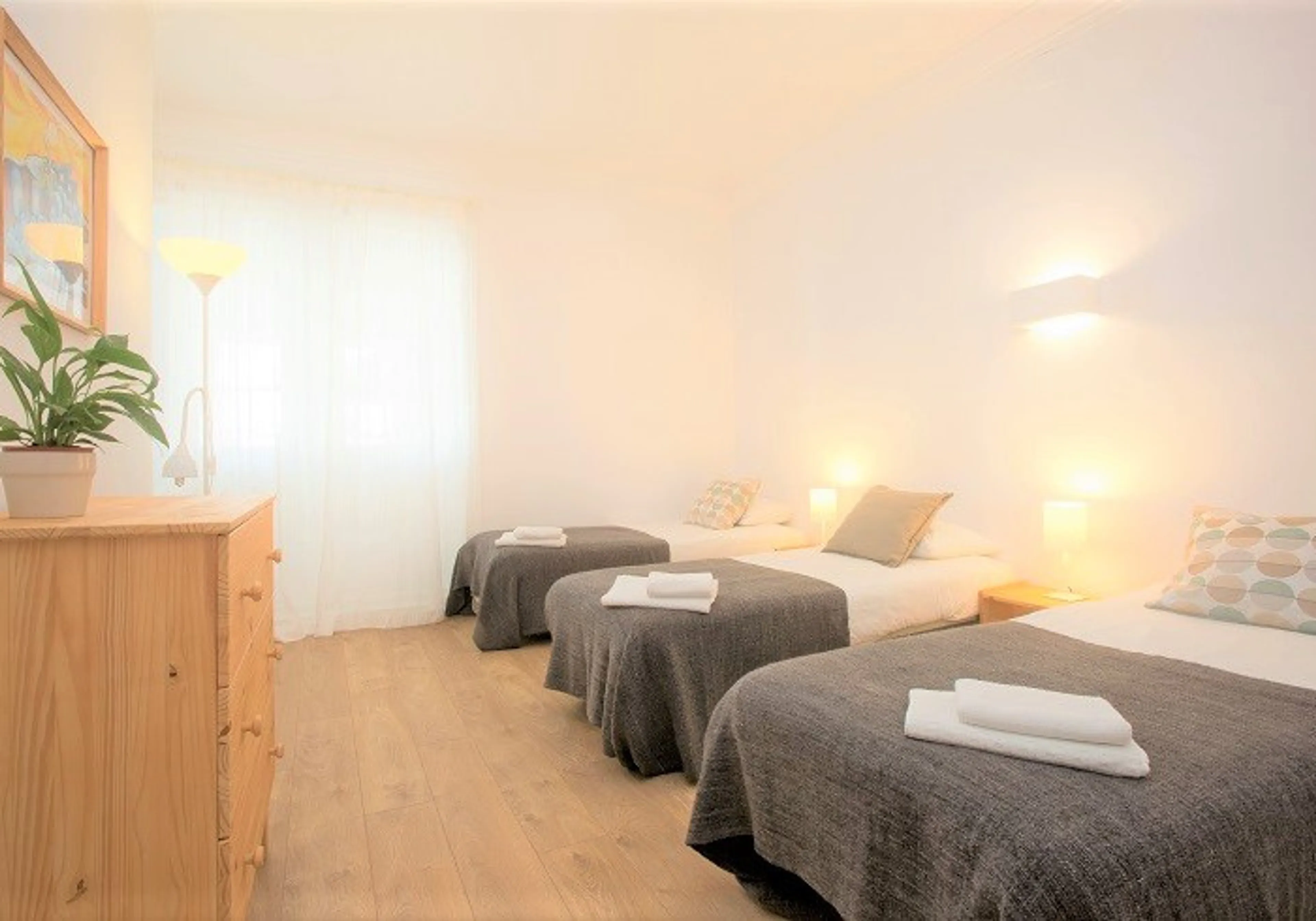 3-Bett-Zimmer mit eigenem Bad - 1