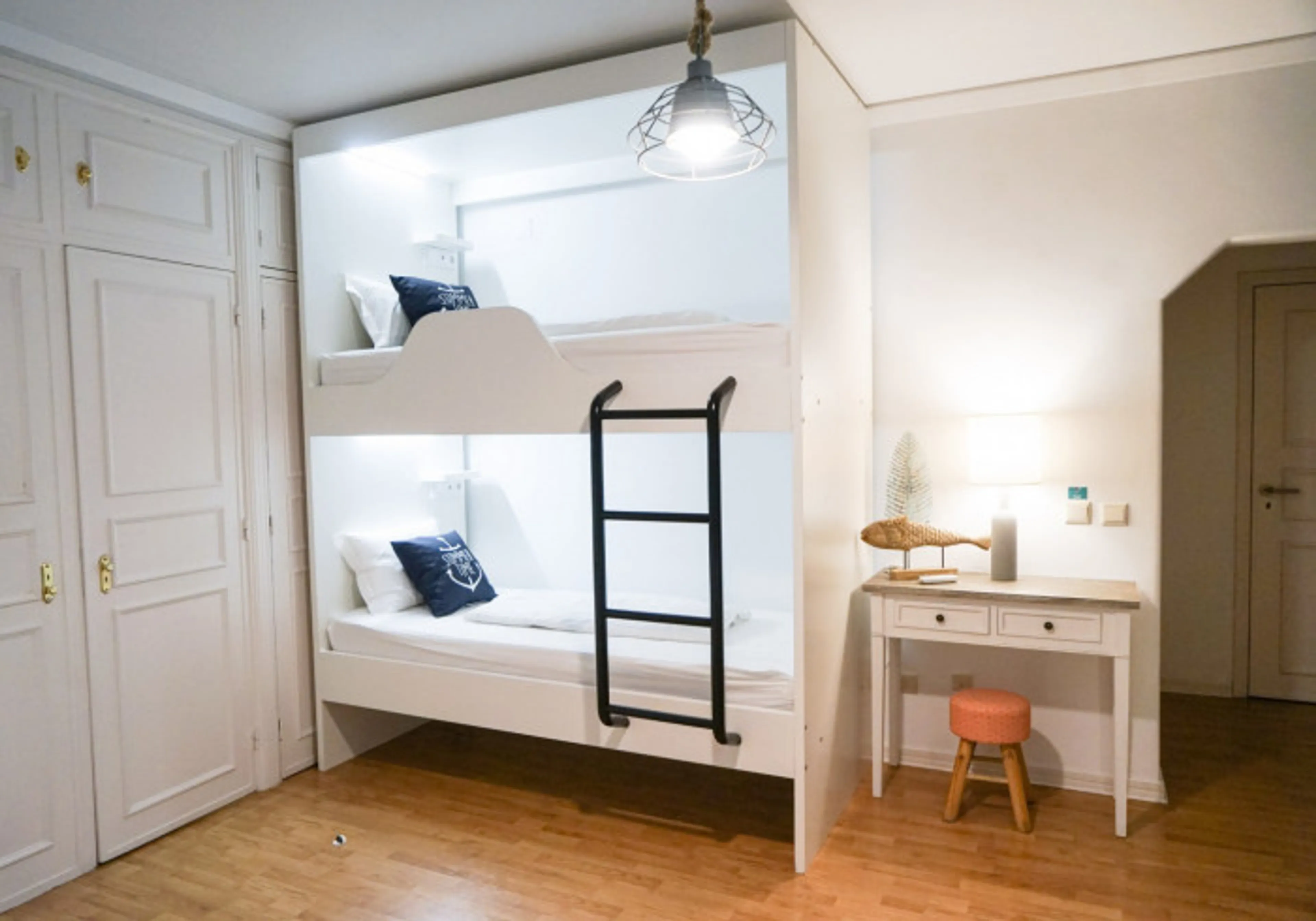 Mehrbettzimmer für Frauen mit Bad und Balkon in separater Villa - 1
