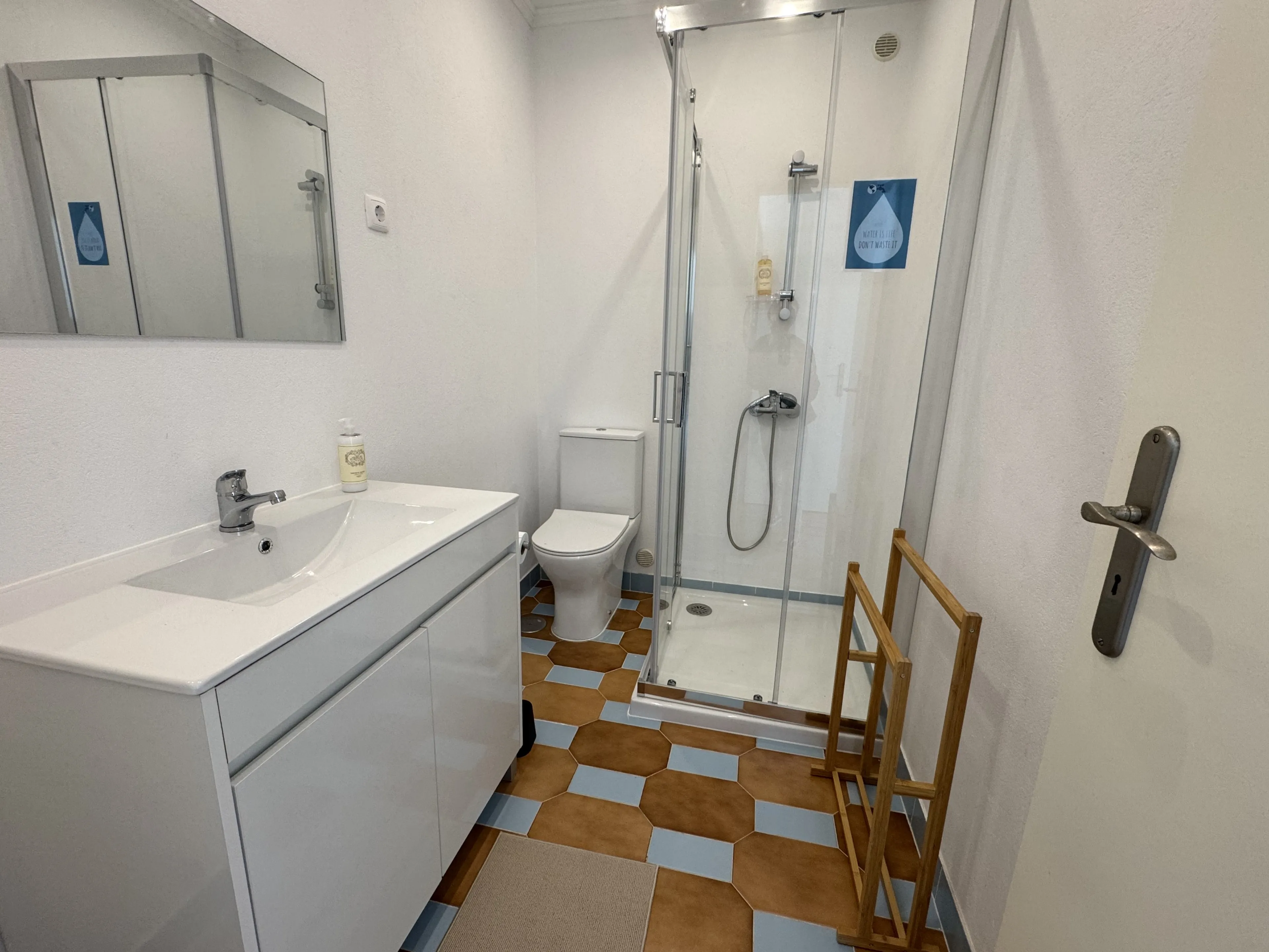 Zweibett-/Doppelzimmer mit eigenem Bad - 3