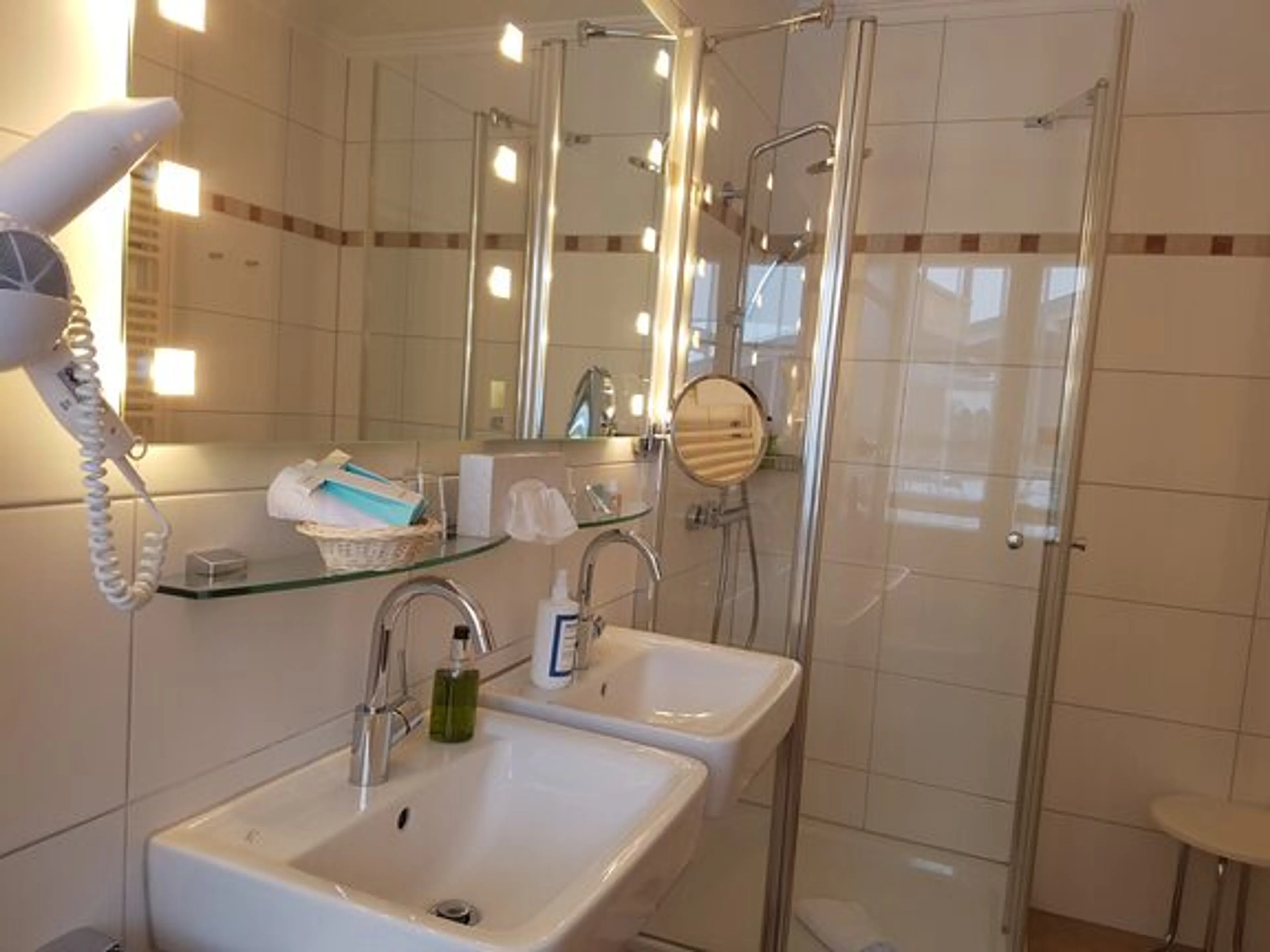 Doppelzimmer mit Balkon - 2