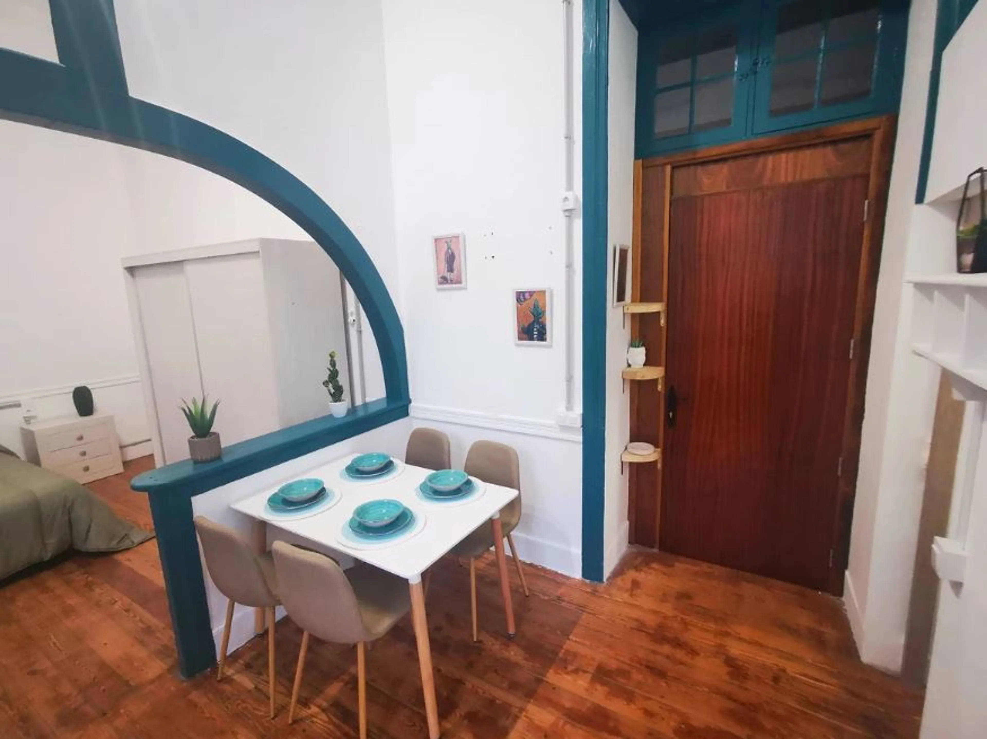 Deluxe Suite - 2