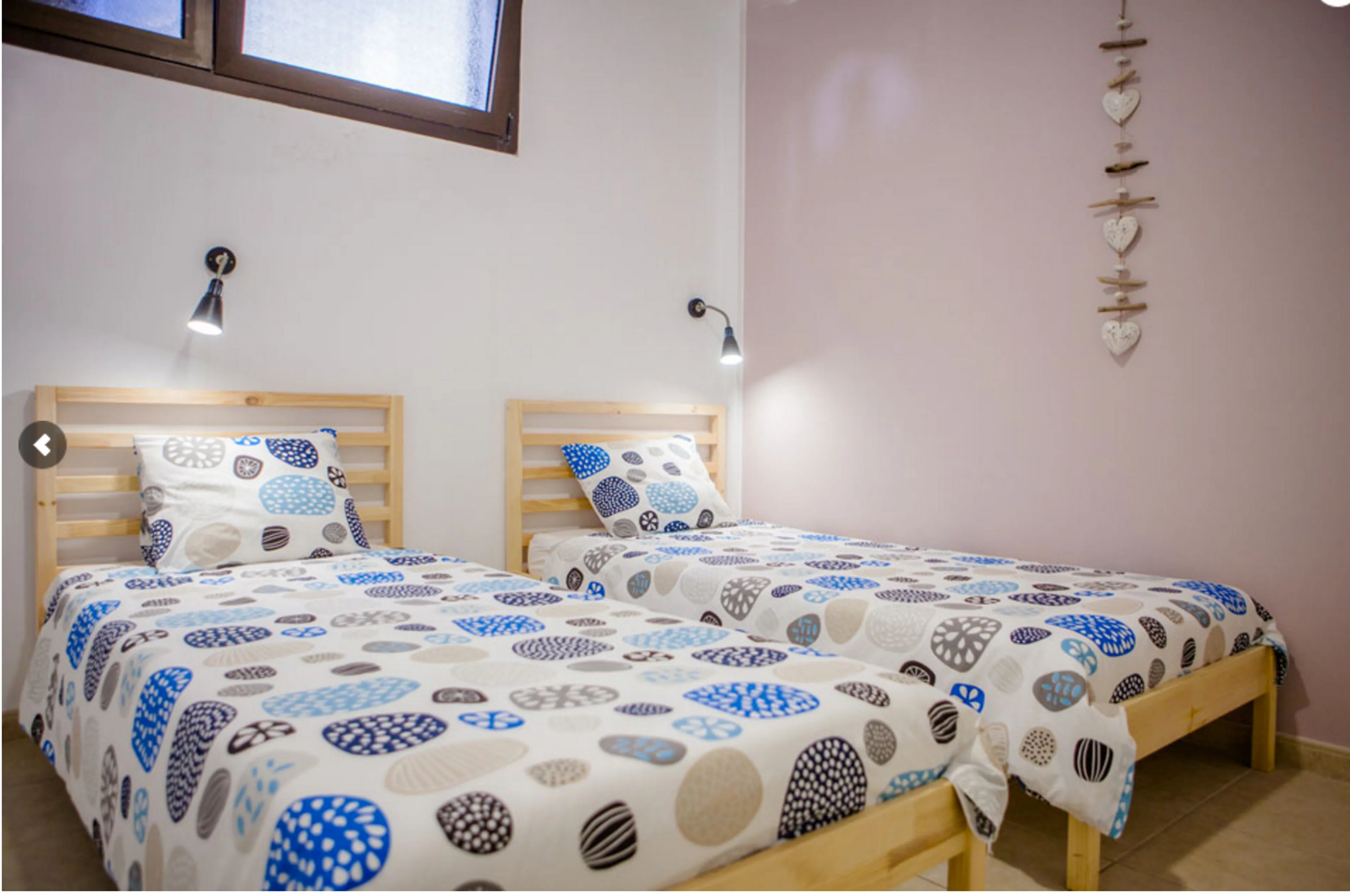 Standard-Doppelzimmer mit zwei Betten und Gemeinschaftsbad - 1