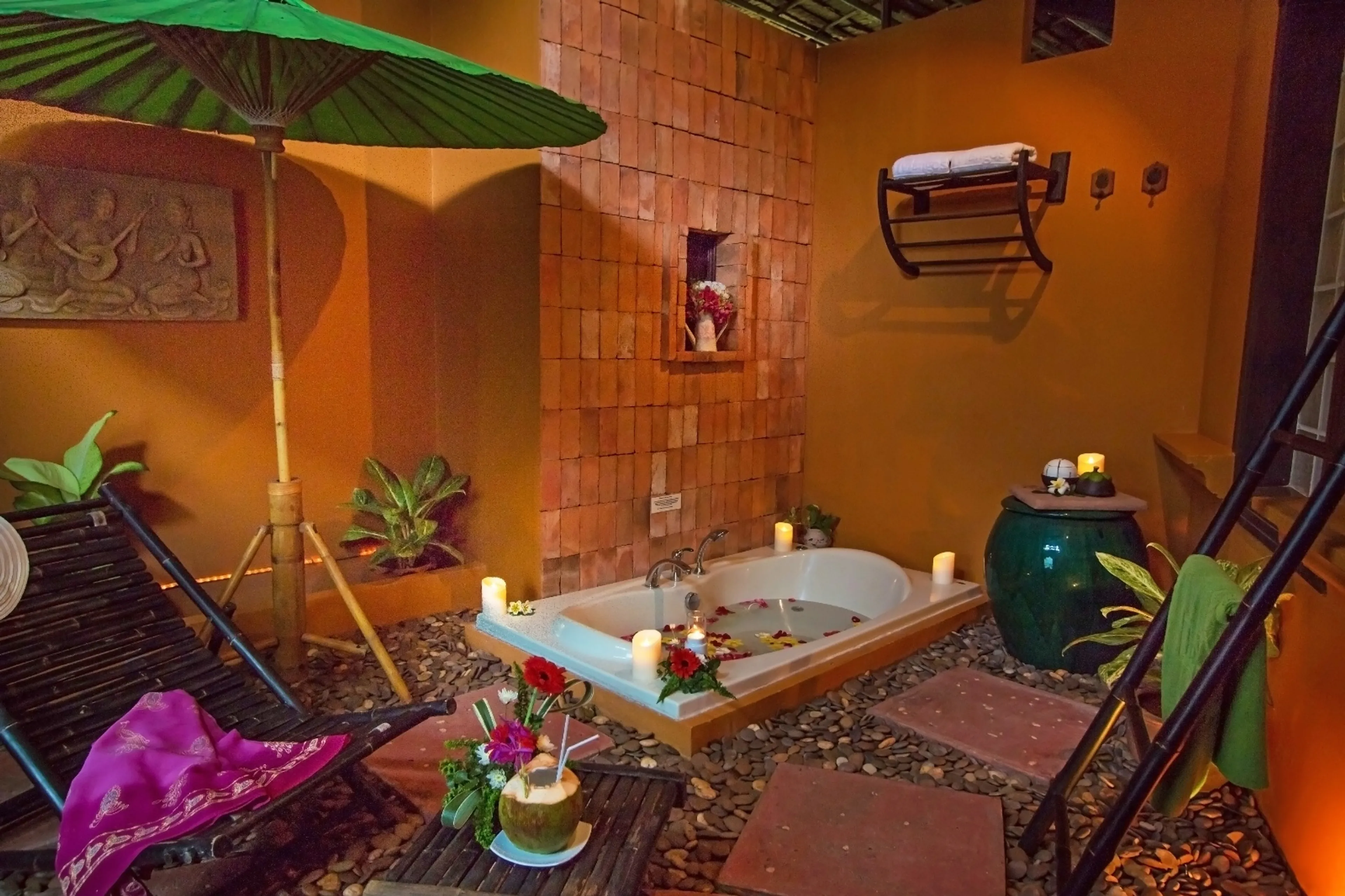 Royal Jacuzzi Garten-Villa - 6