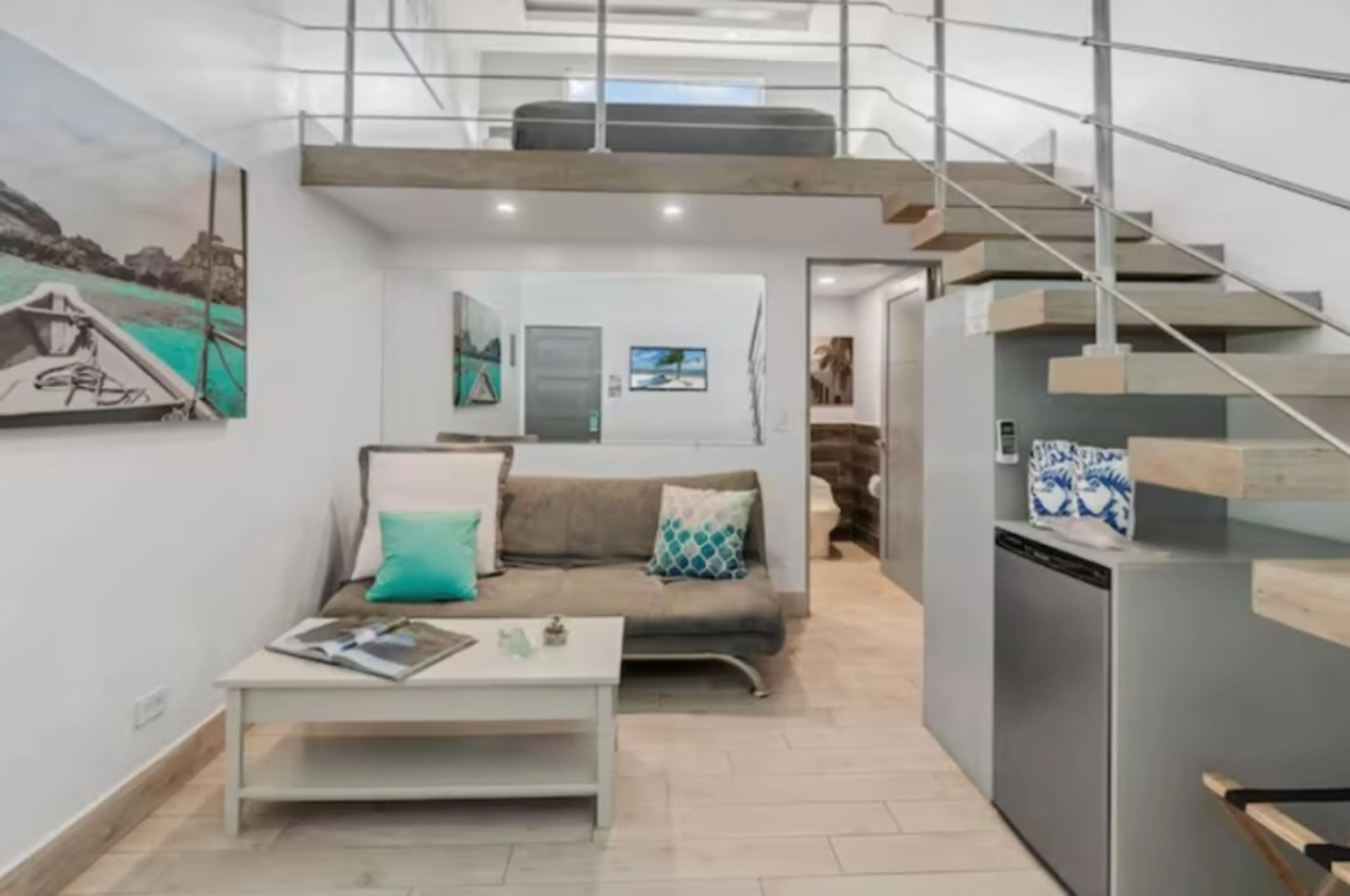 Beachfront Loft Suite - 4
