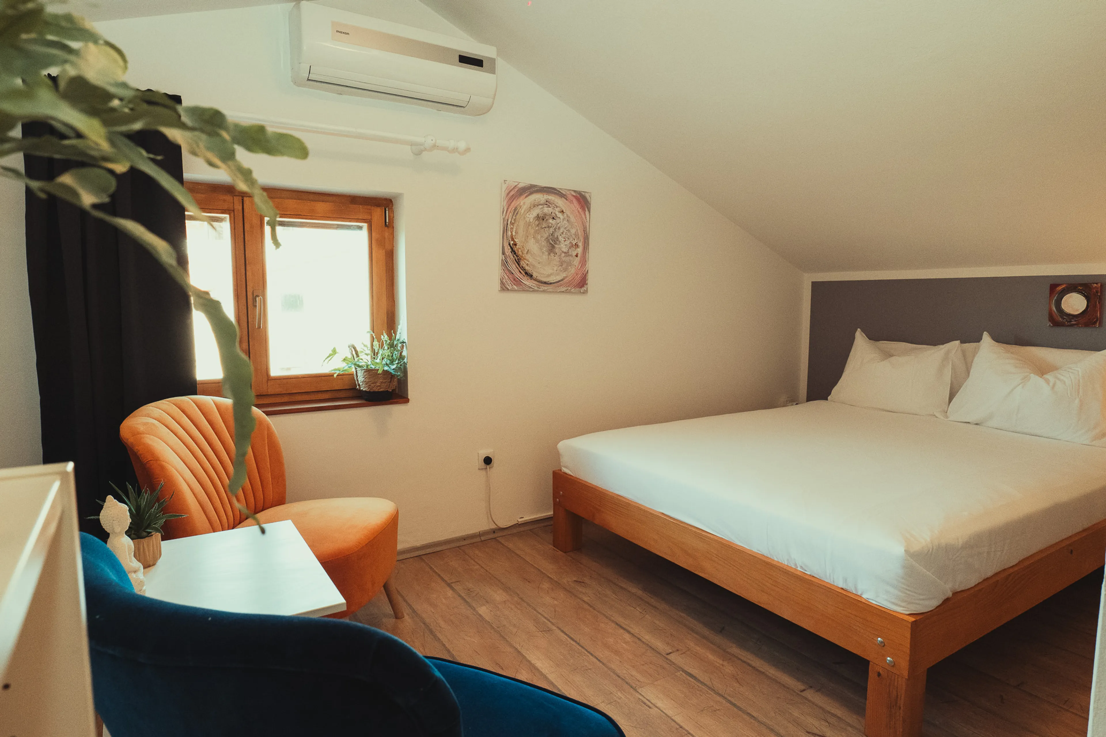 MOON-ROOM - 3