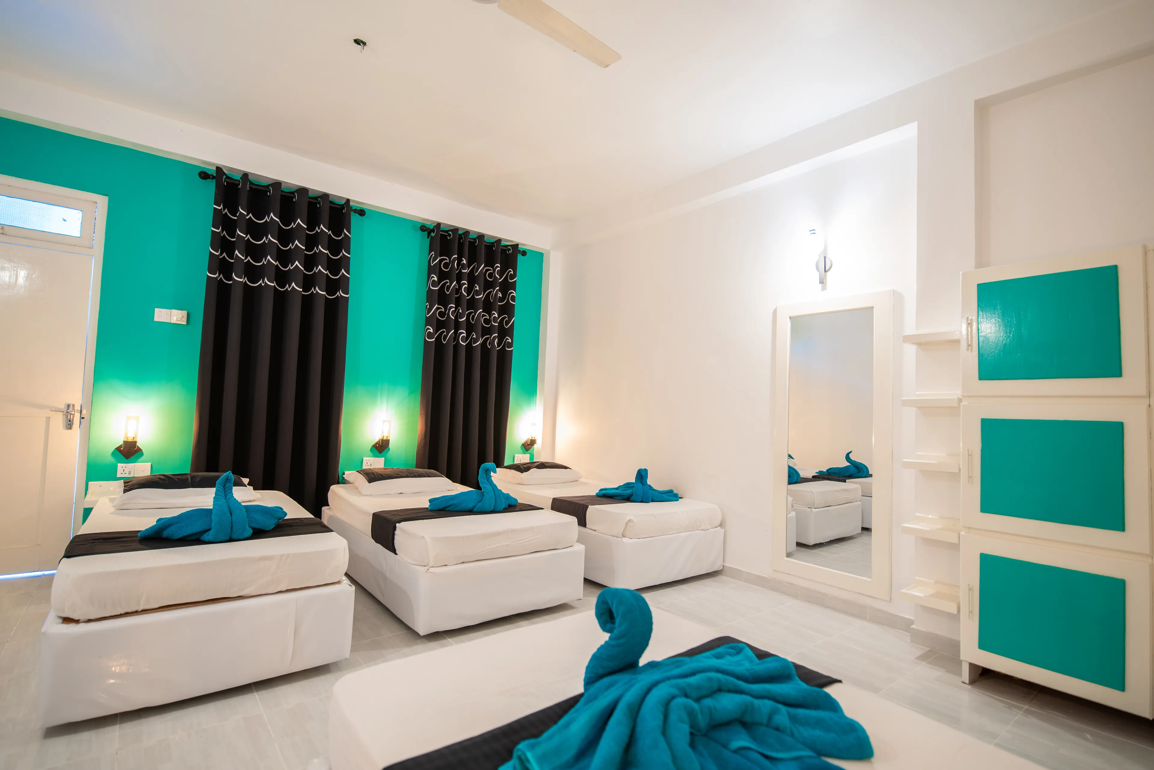 Schlafsaal (Surfer-Beach Camp) - 3